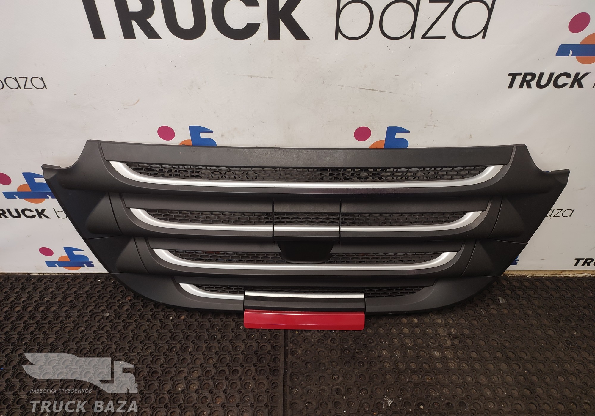 1886591 Решетка радиатора для Daf XF106 (с 2012)
