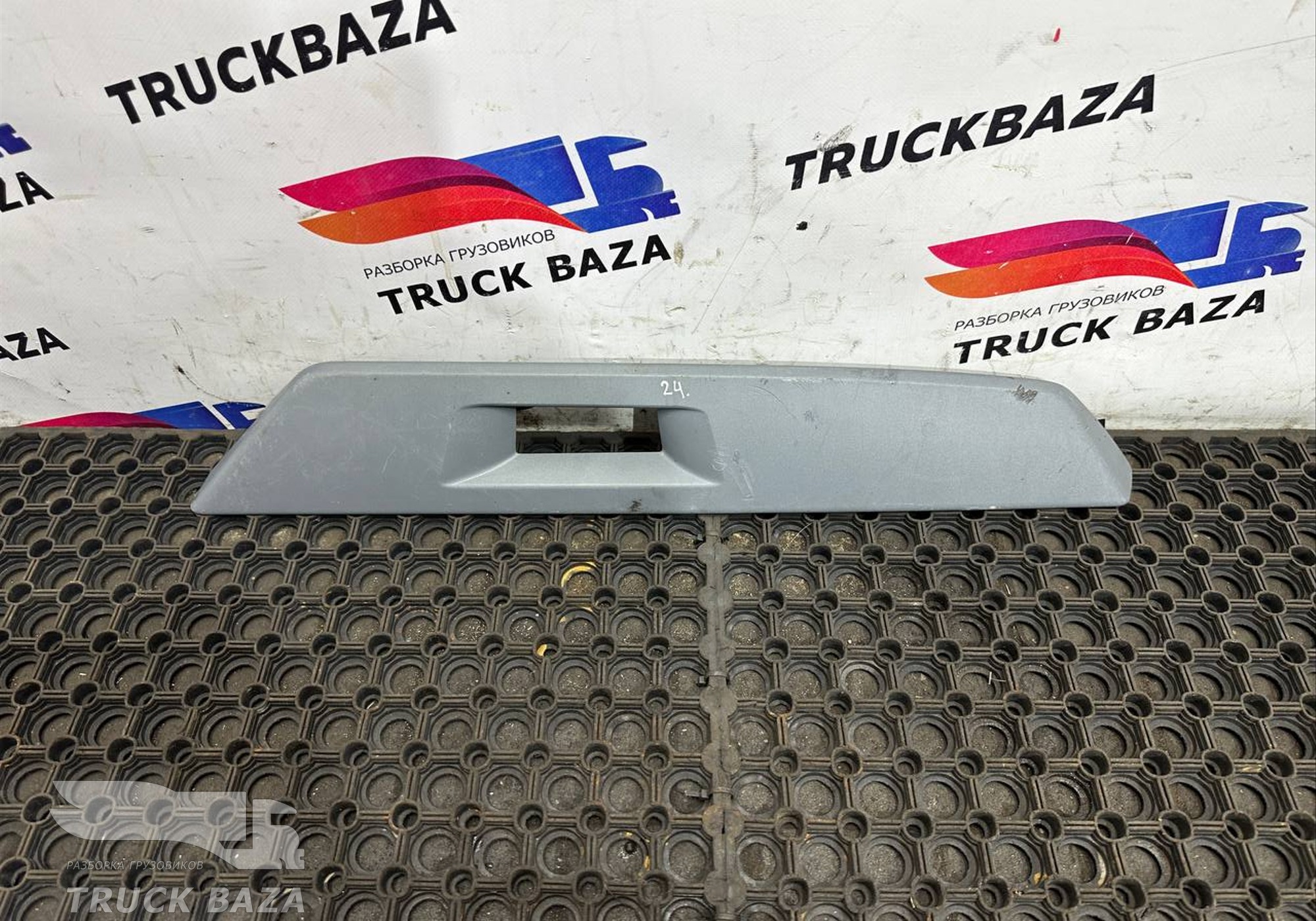 82268562 Накладка зеркала правого для Volvo FH 4 (с 2012)