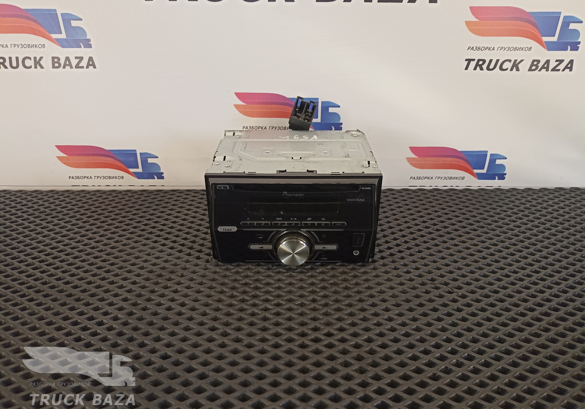 Магнитола PIONEER для Volvo FH 2 (с 2002 по 2008)