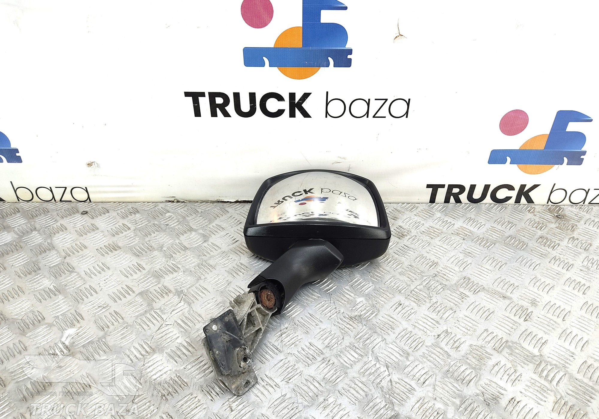 81637306660 Зеркало заднего вида боковое