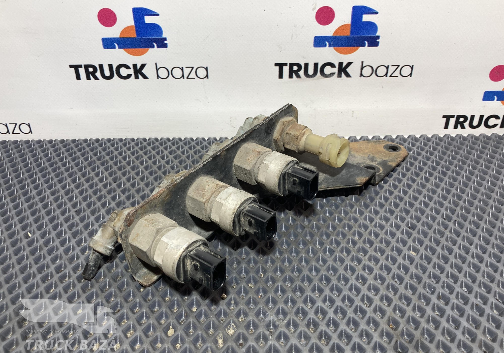 4410442040 Датчики давления в сборе для КАМАЗ 54901