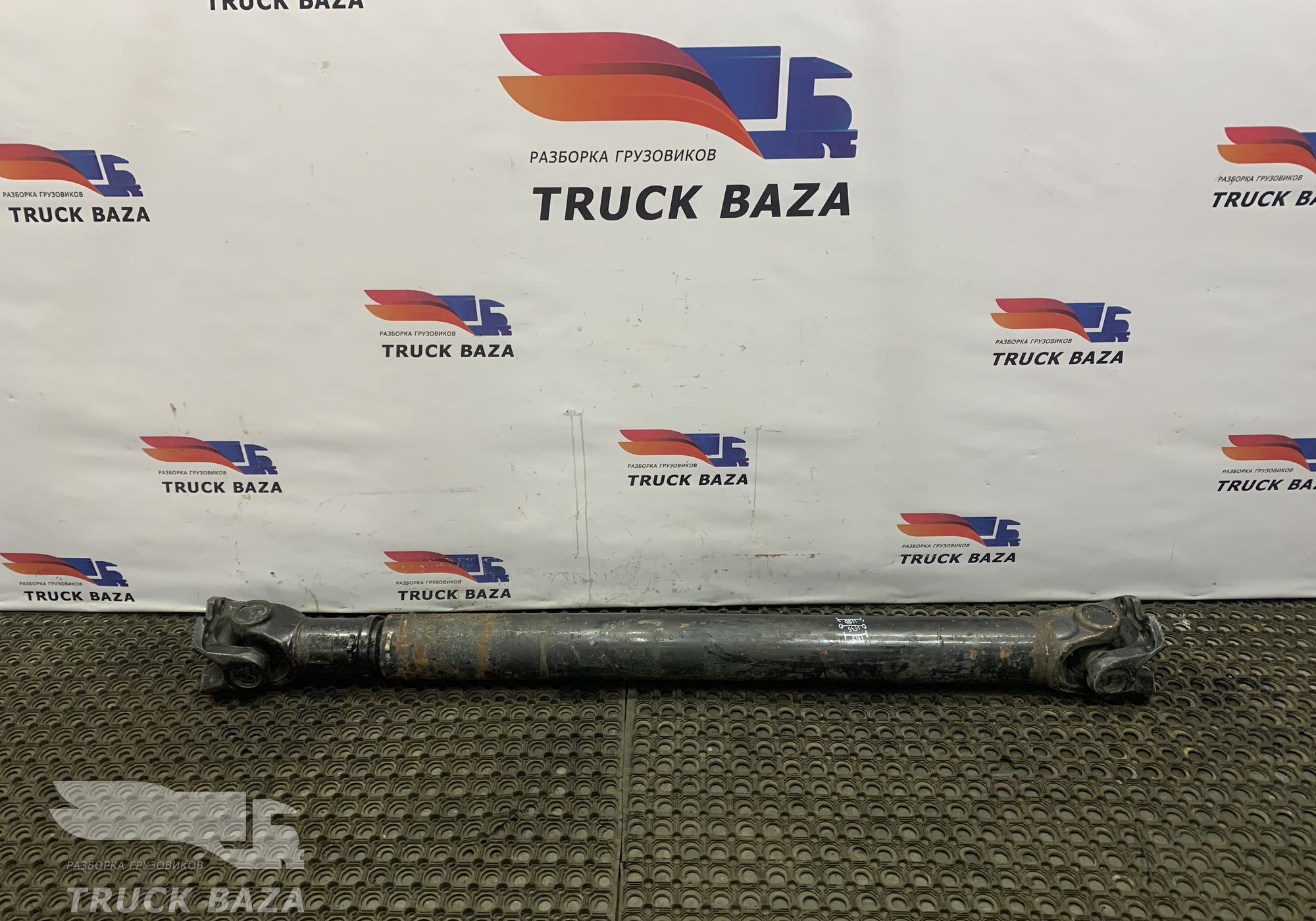 81393236162 Вал карданный 1715x1535x1150