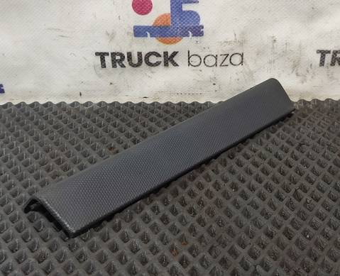 82301290 Накладка двери для Renault T (с 2013)