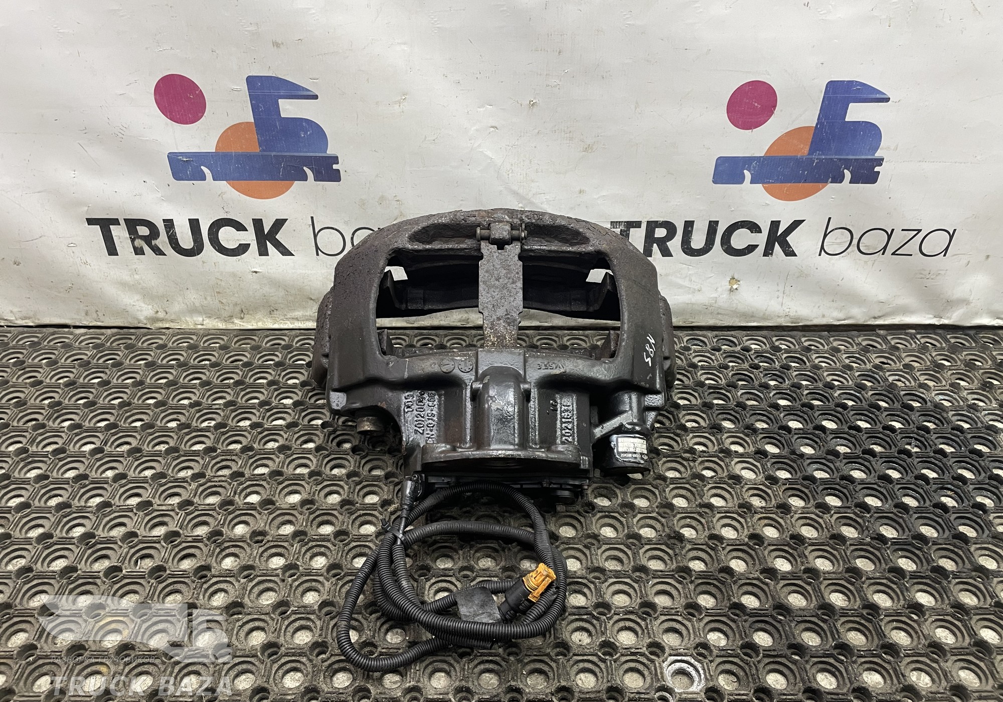 81508046595 Суппорт передний правый / задний левый