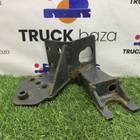 Кронштейн переднего бампера правый