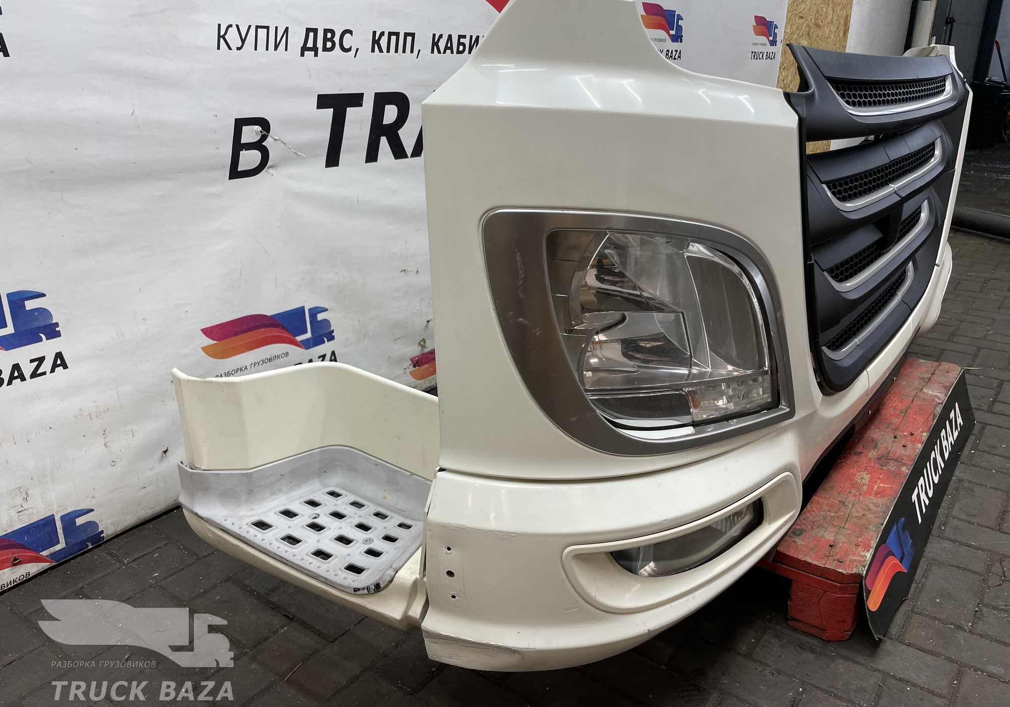 Бампер в сборе Ноускат Даф 1907076 для Daf XF106 - купить б/у за 470000 р.