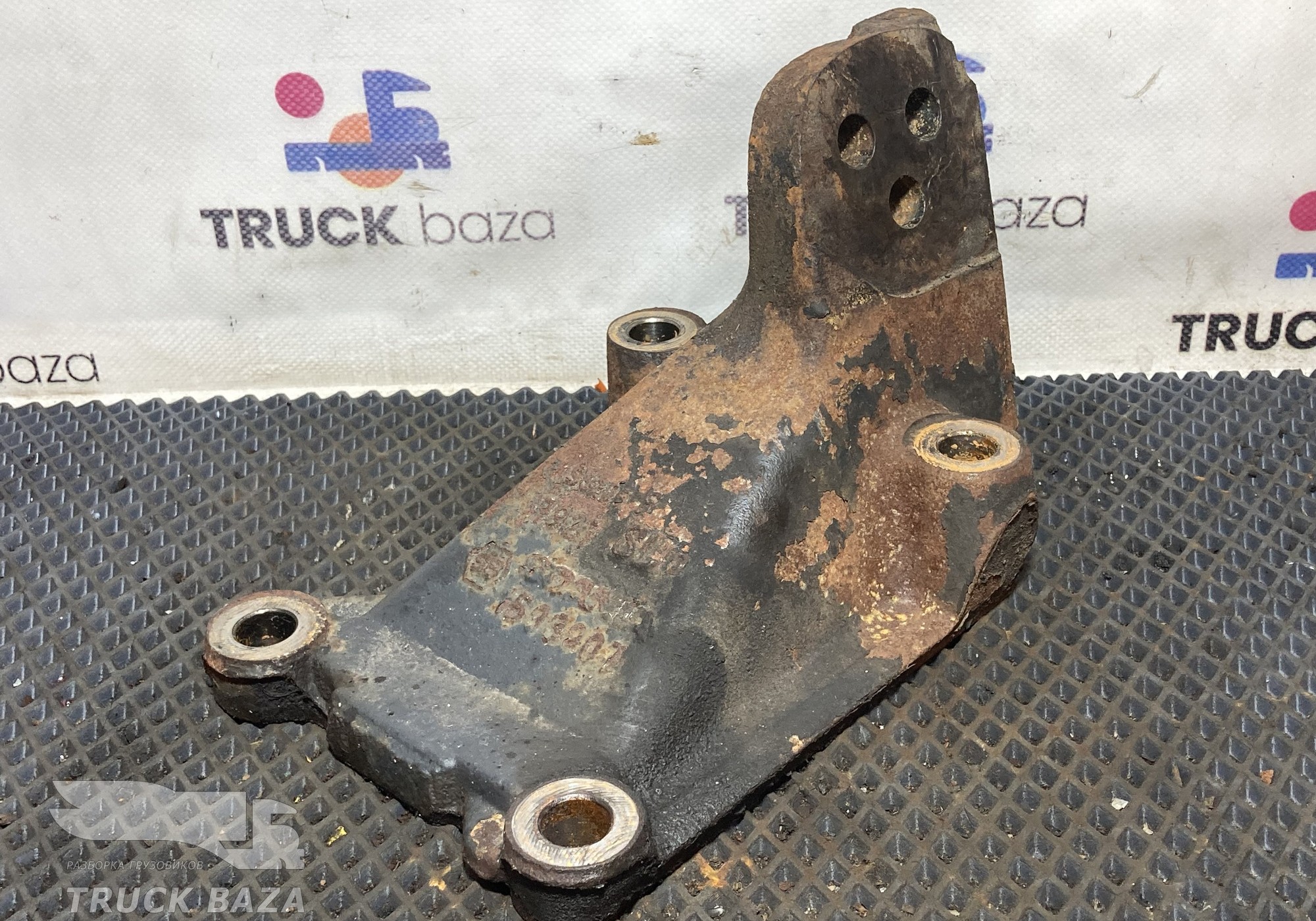 1508907 Кронштейн двигателя передний правый