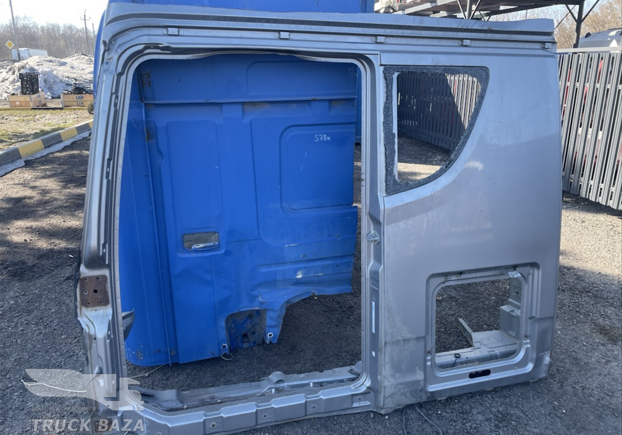 Боковина кабины левая для Faw JH6