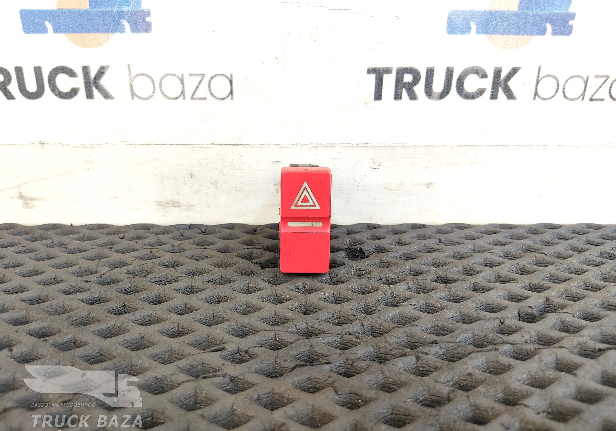 81255250277 Кнопка аварийной сигнализации для Man TGL III (с 2012)