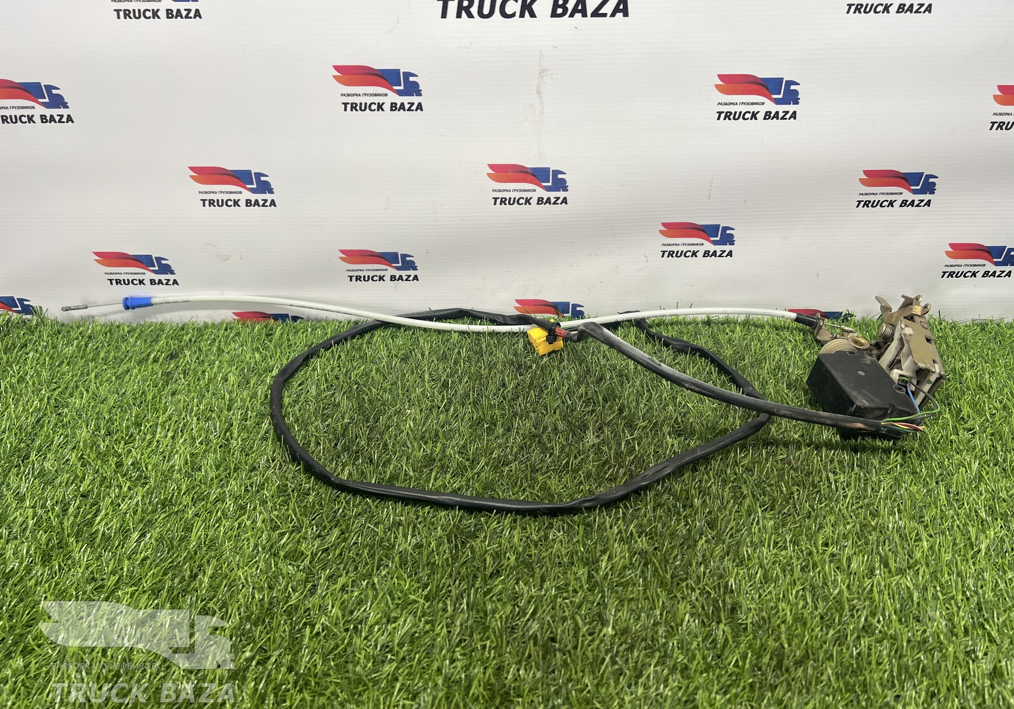 A9737200535 Замок двери передней левой