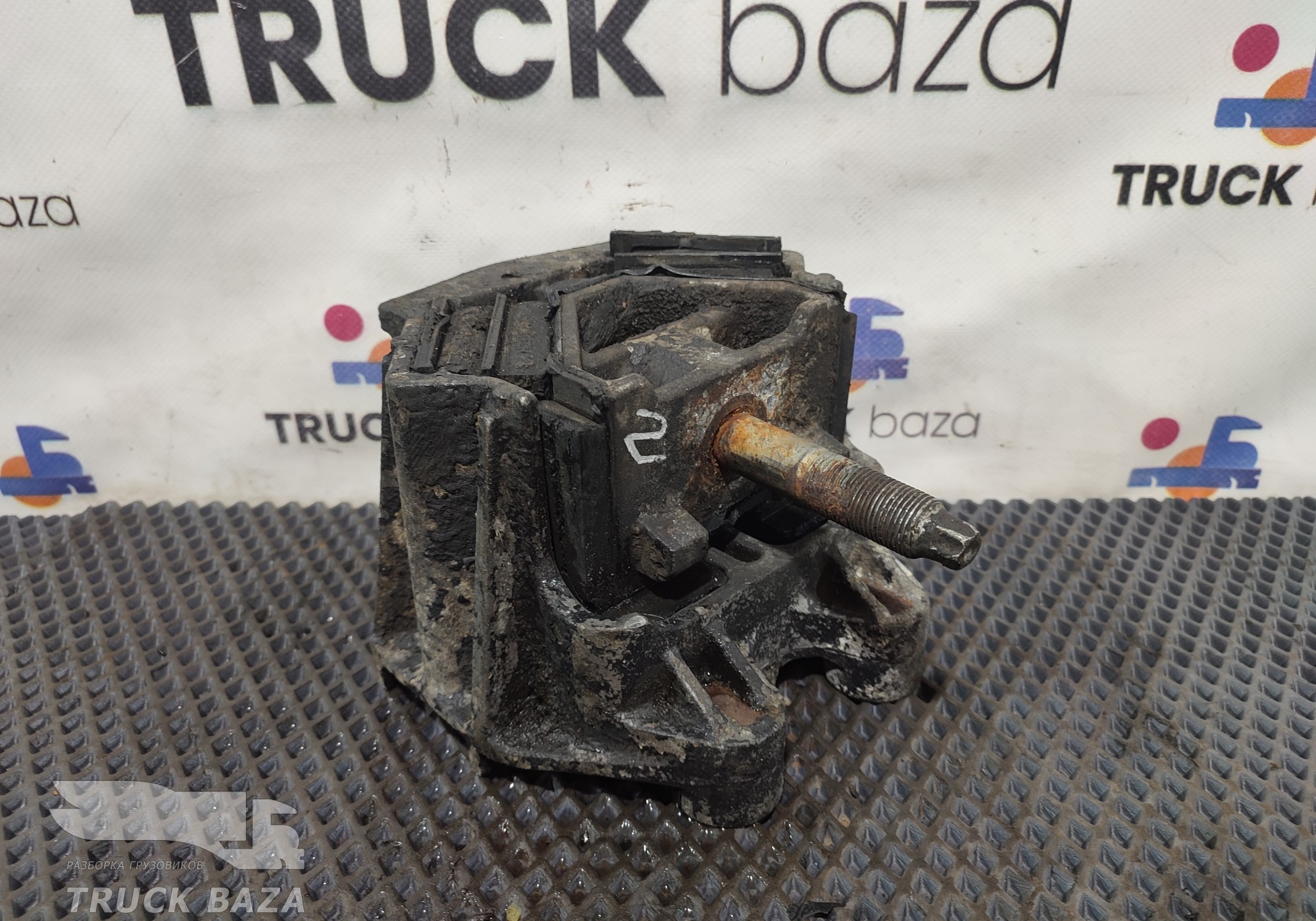 81962100571 Подушка двигателя передняя