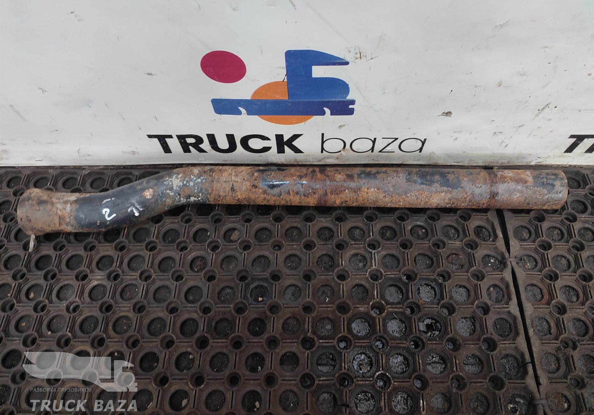 81664206251 Кронштейн заднего крыла задний правый