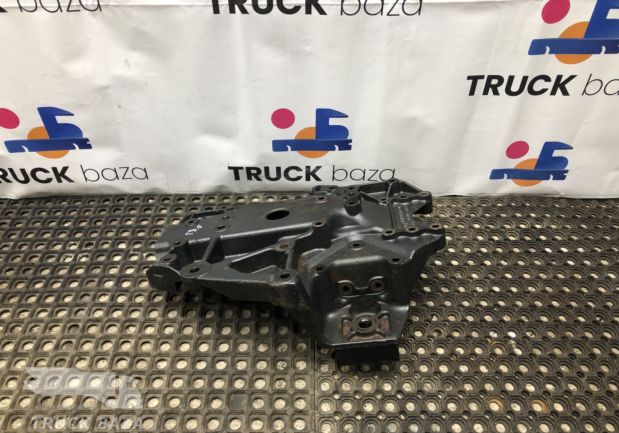 81413133019 Кронштейн рессоры передней левый для Man TGS II (с 2012)