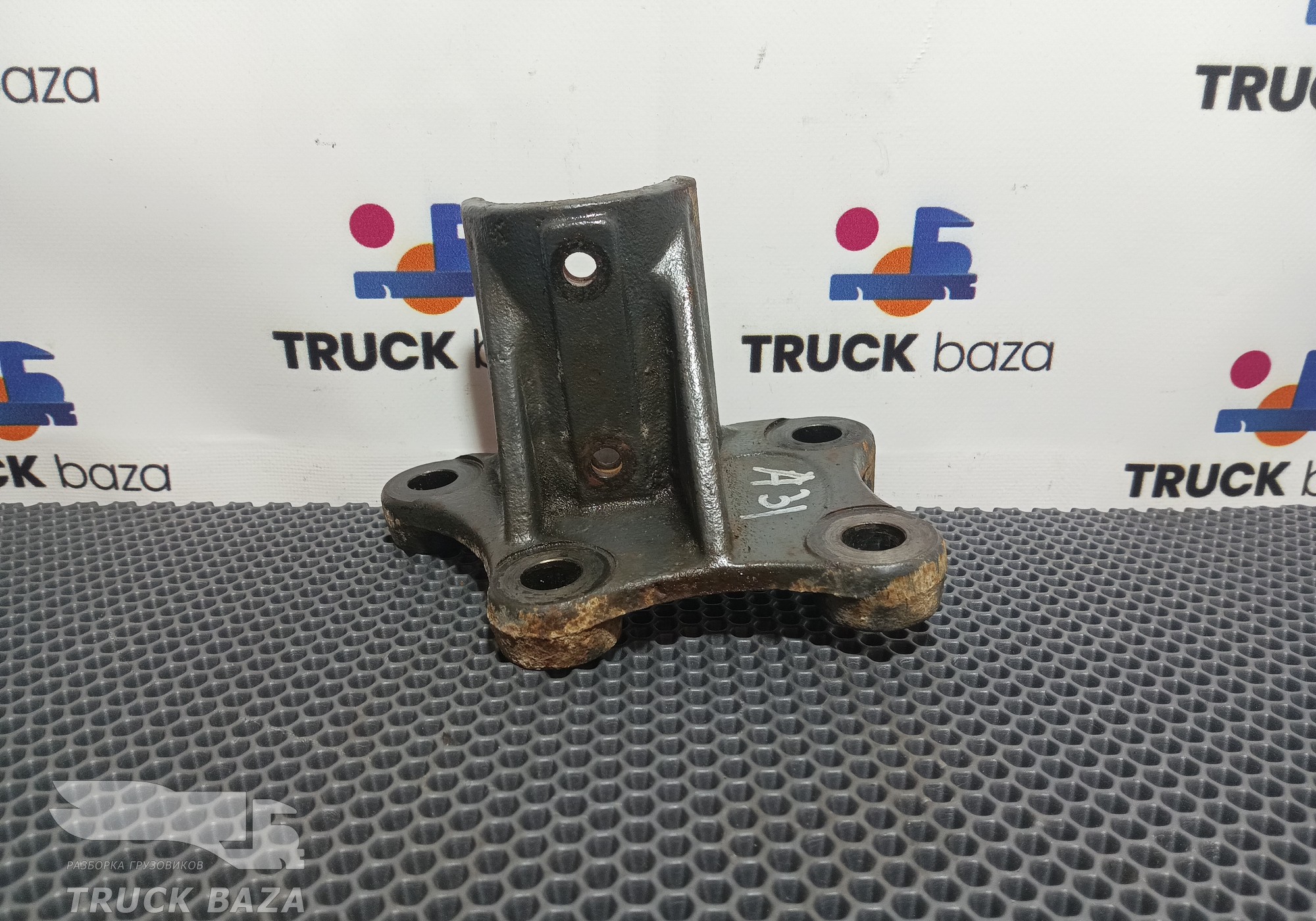 A9415222092 Кронштейн крепления крыла правый для Mercedes-Benz Actros MP2 (с 2002 по 2008)