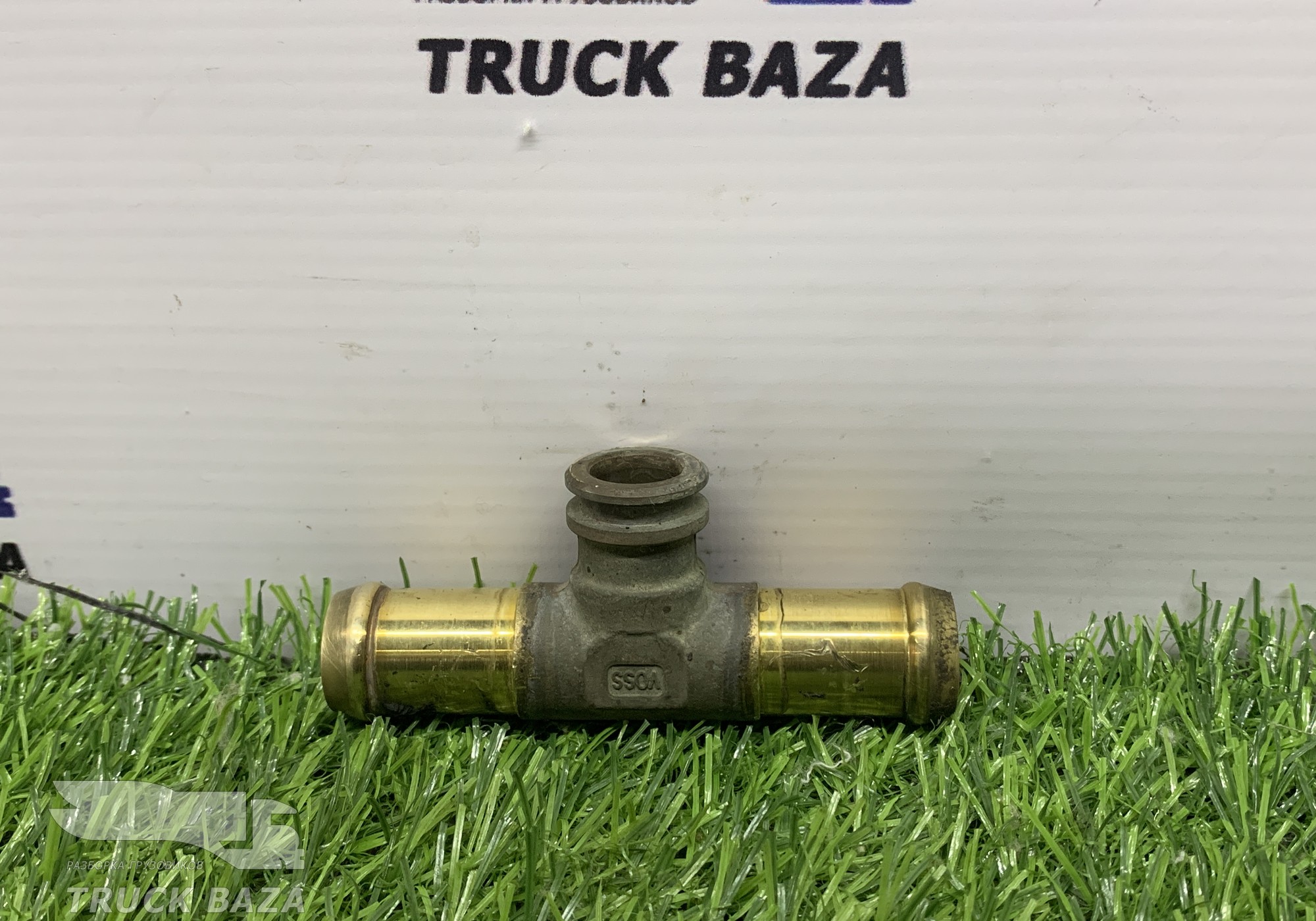 81981200119 Тройник отопителя