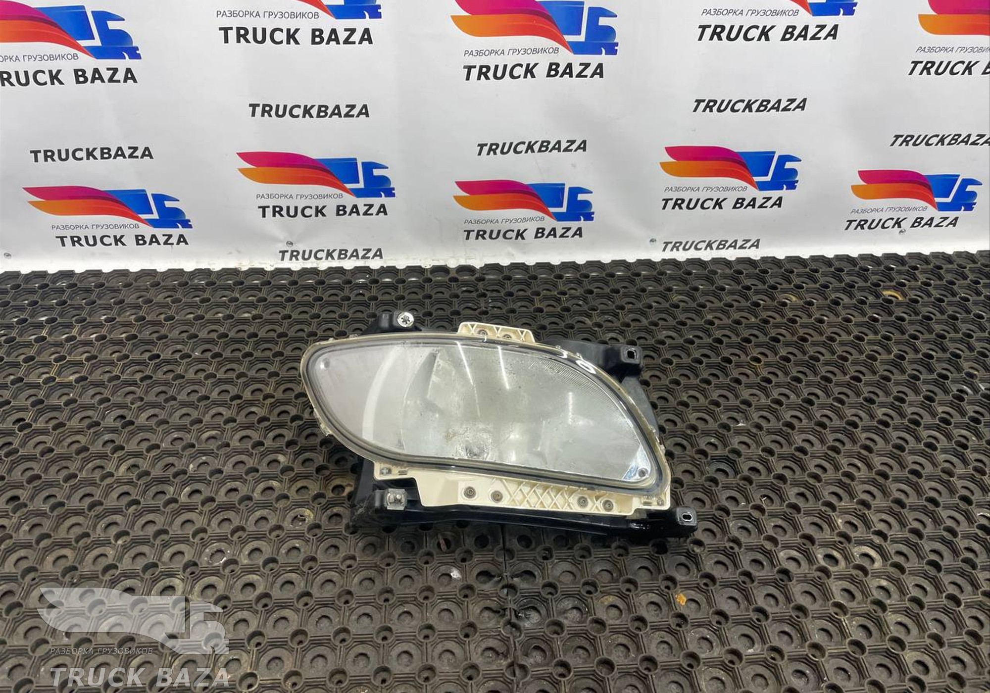1835885 Фара противотуманная правая для Daf XF106 (с 2013 по 2023)