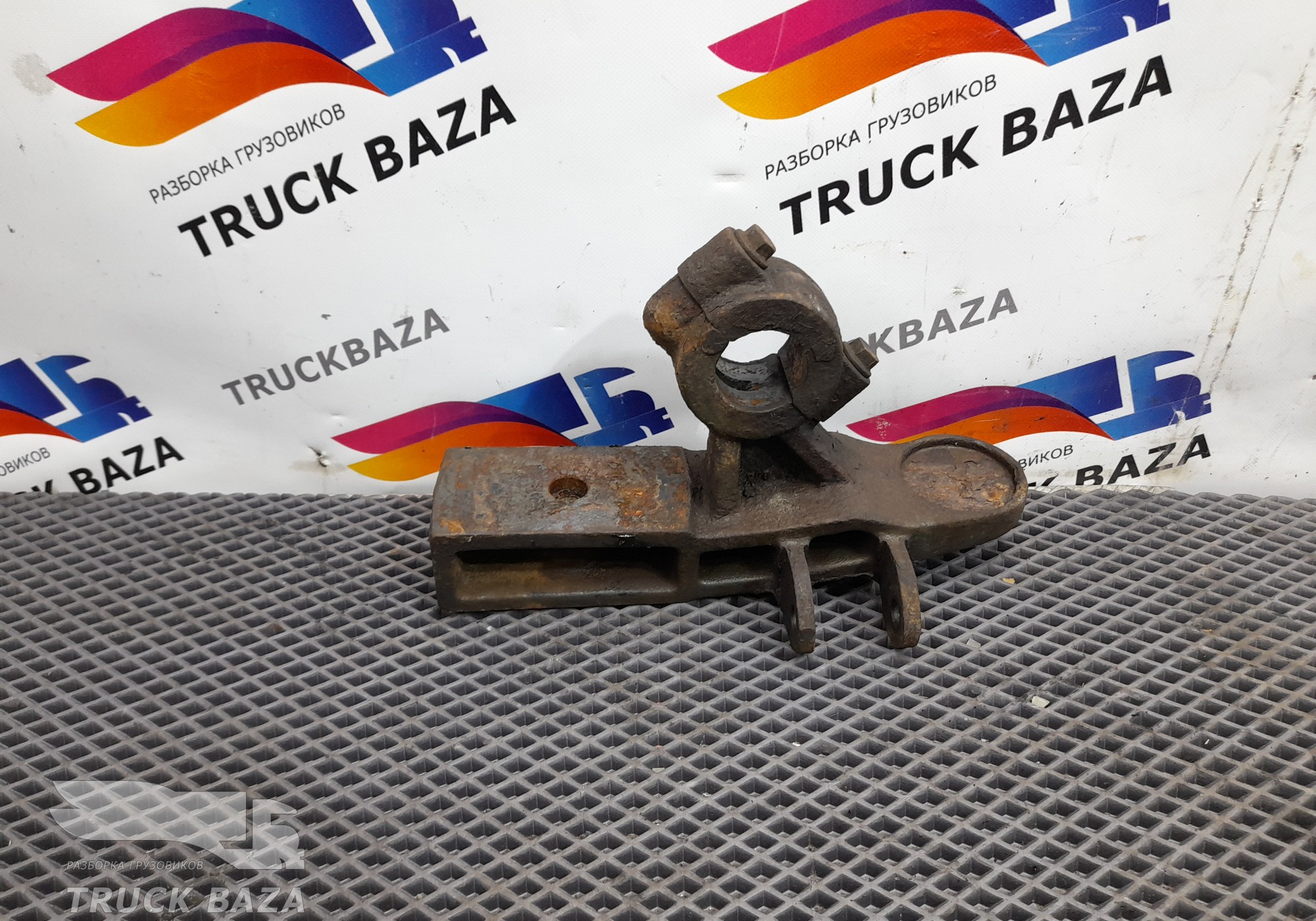 9433234084 Кронштейн переднего стабилизатора левый для Mercedes-Benz Axor II (с 2004 по 2010)