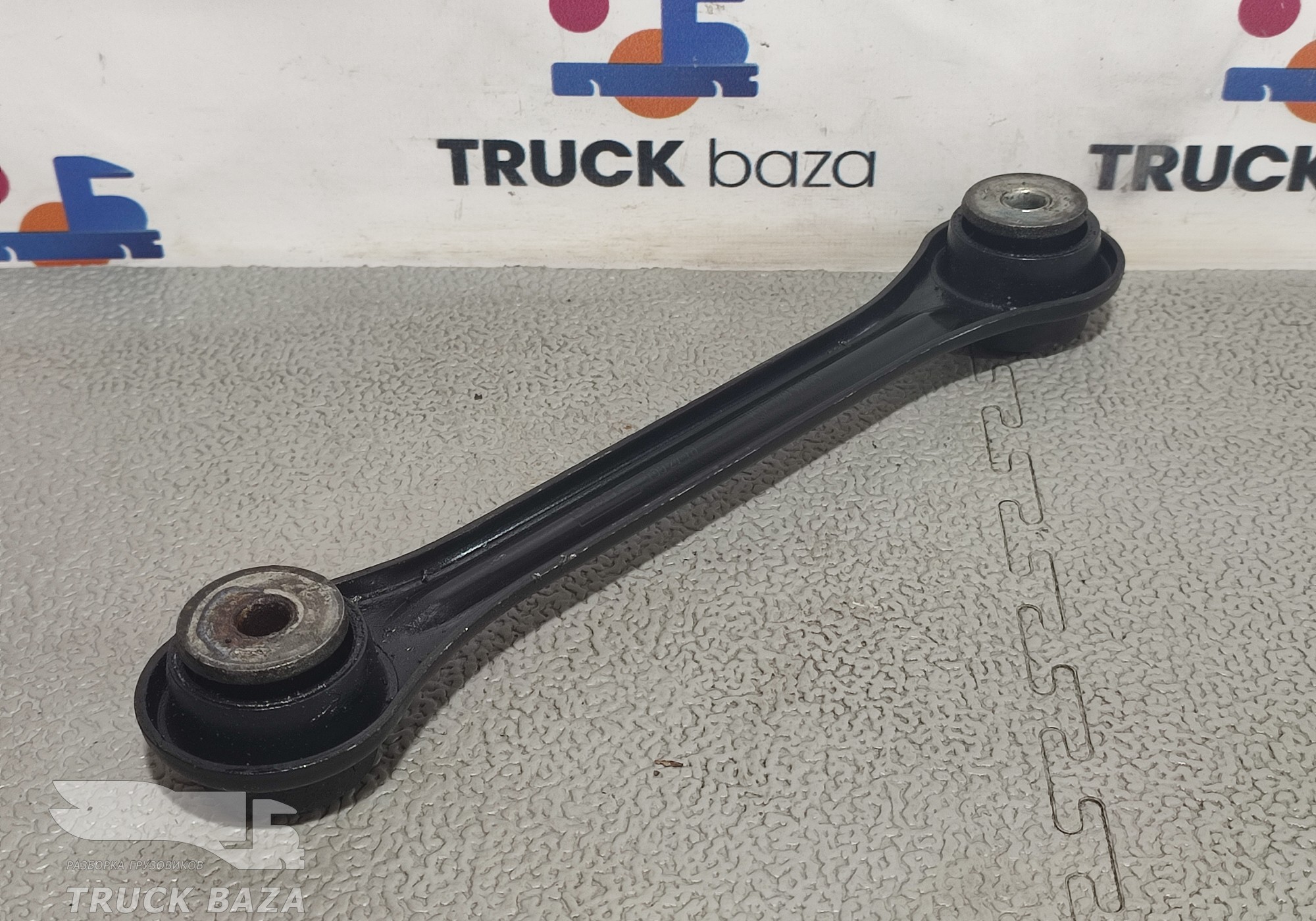 1692718 Тяга интеркулера