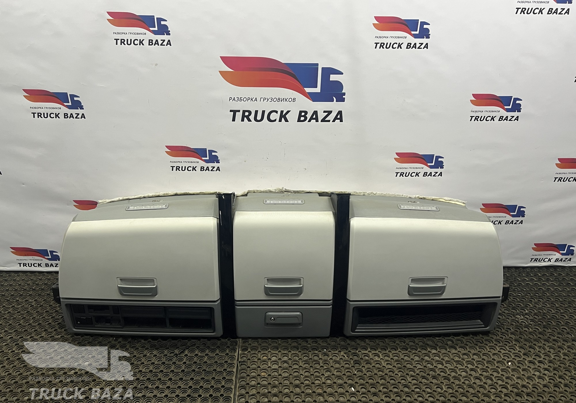 7482280437 Консоль кабины верхняя для Renault T (с 2013)