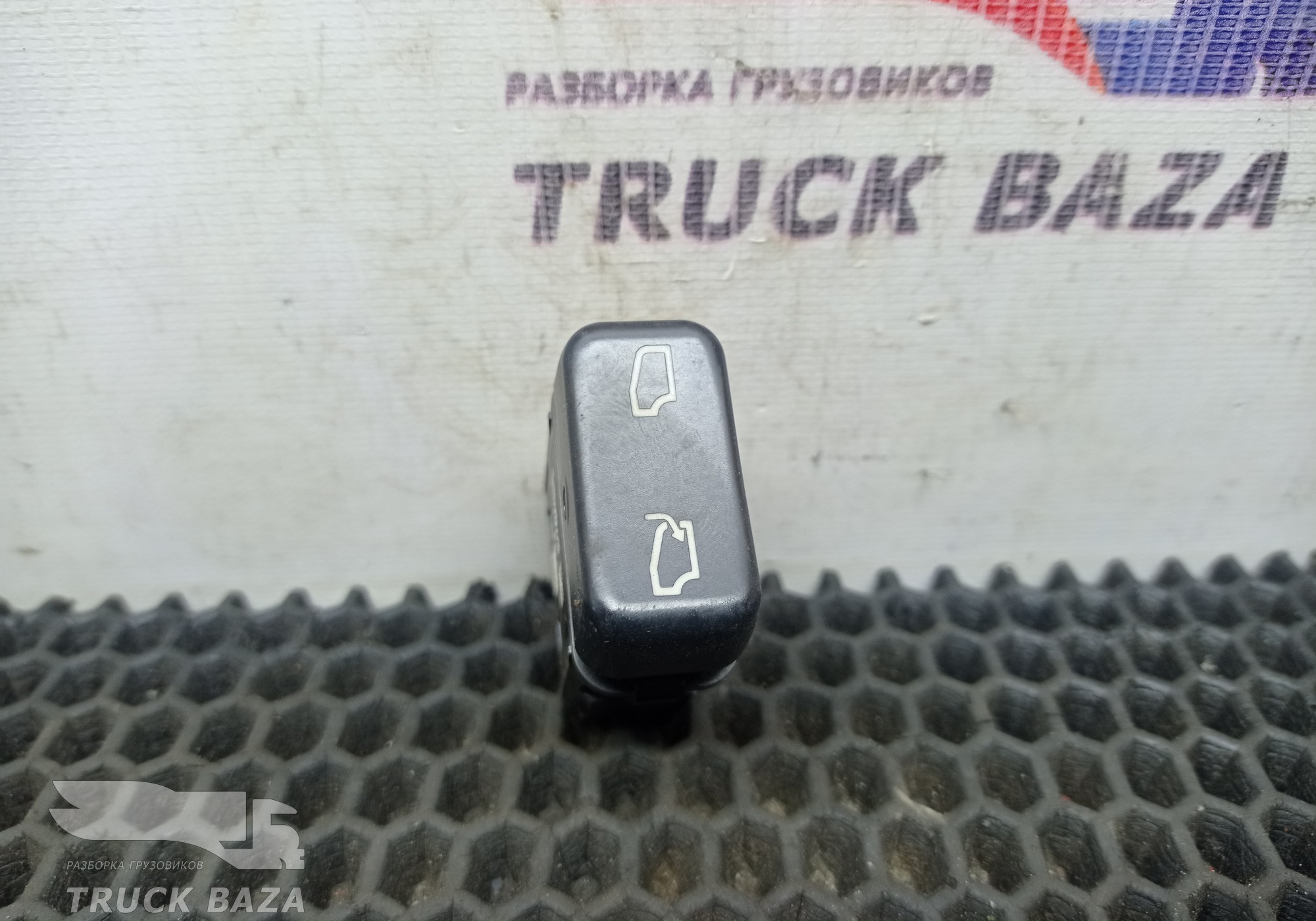 0035456807 Кнопка люка для Mercedes-Benz Axor III (с 2010)