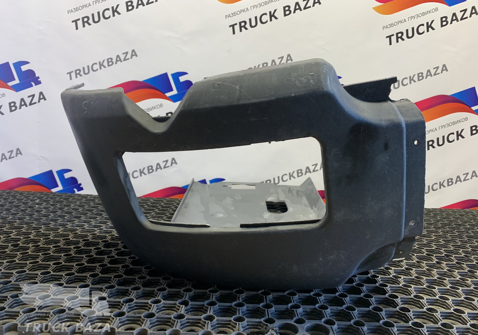 1324598 Угол бампера правый для Scania 4-series T (с 1995 по 2007)