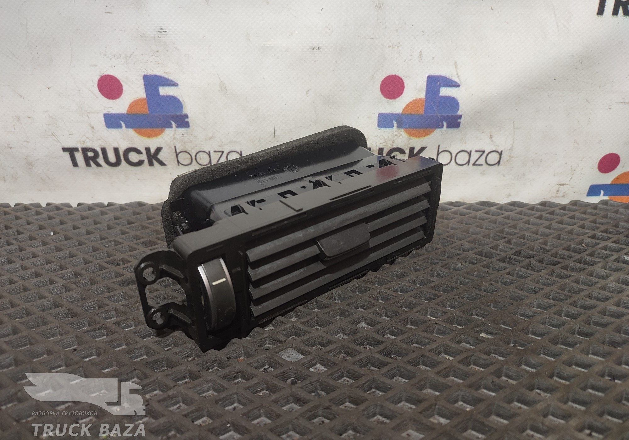 82246426 Дефлектор воздушный для Volvo FH 4 (с 2012)