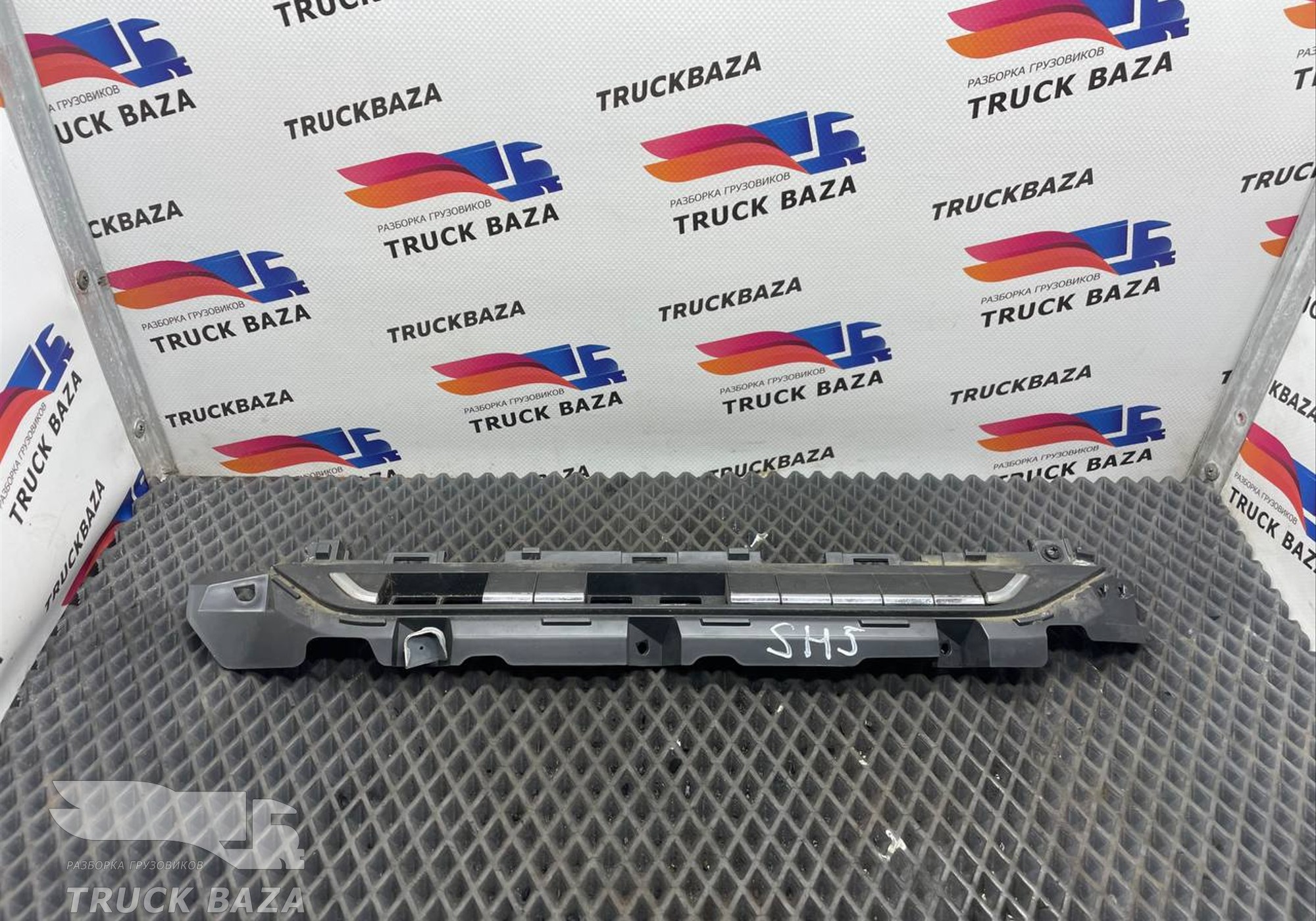 DZ14251164061 Накладка торпедо для Shacman X3000 (с 2014)