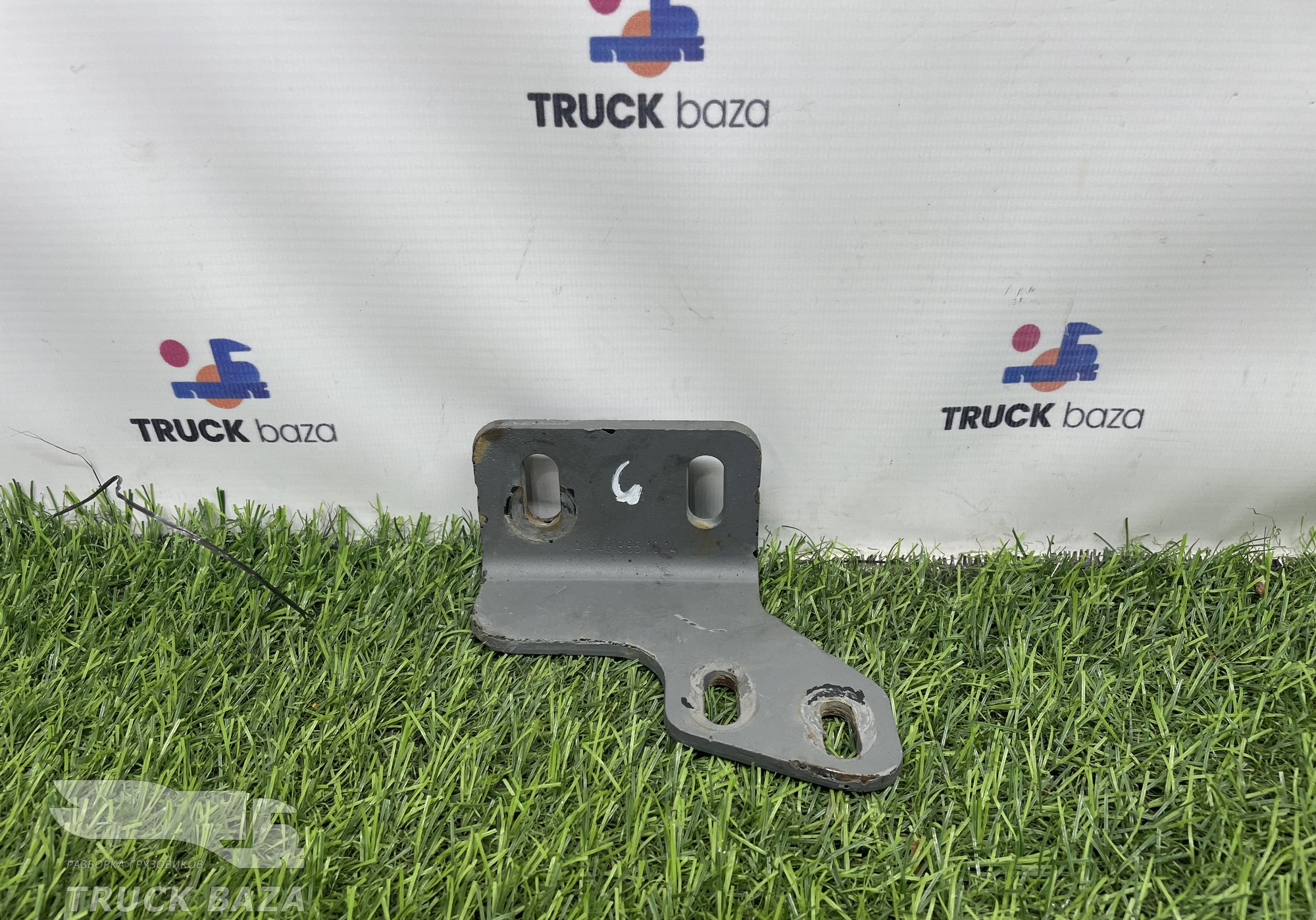 A9438851014 Кронштейн подножки