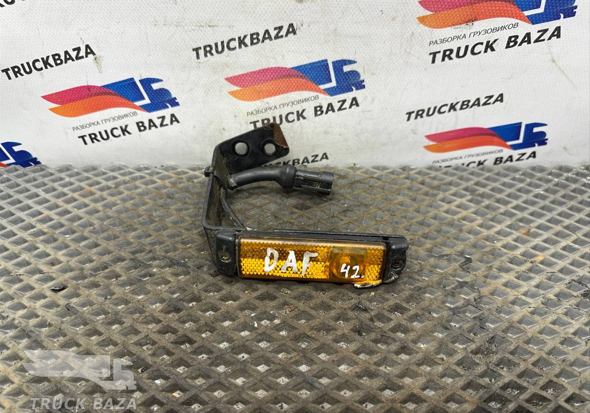 1862083 Фонарь габаритный для Daf CF