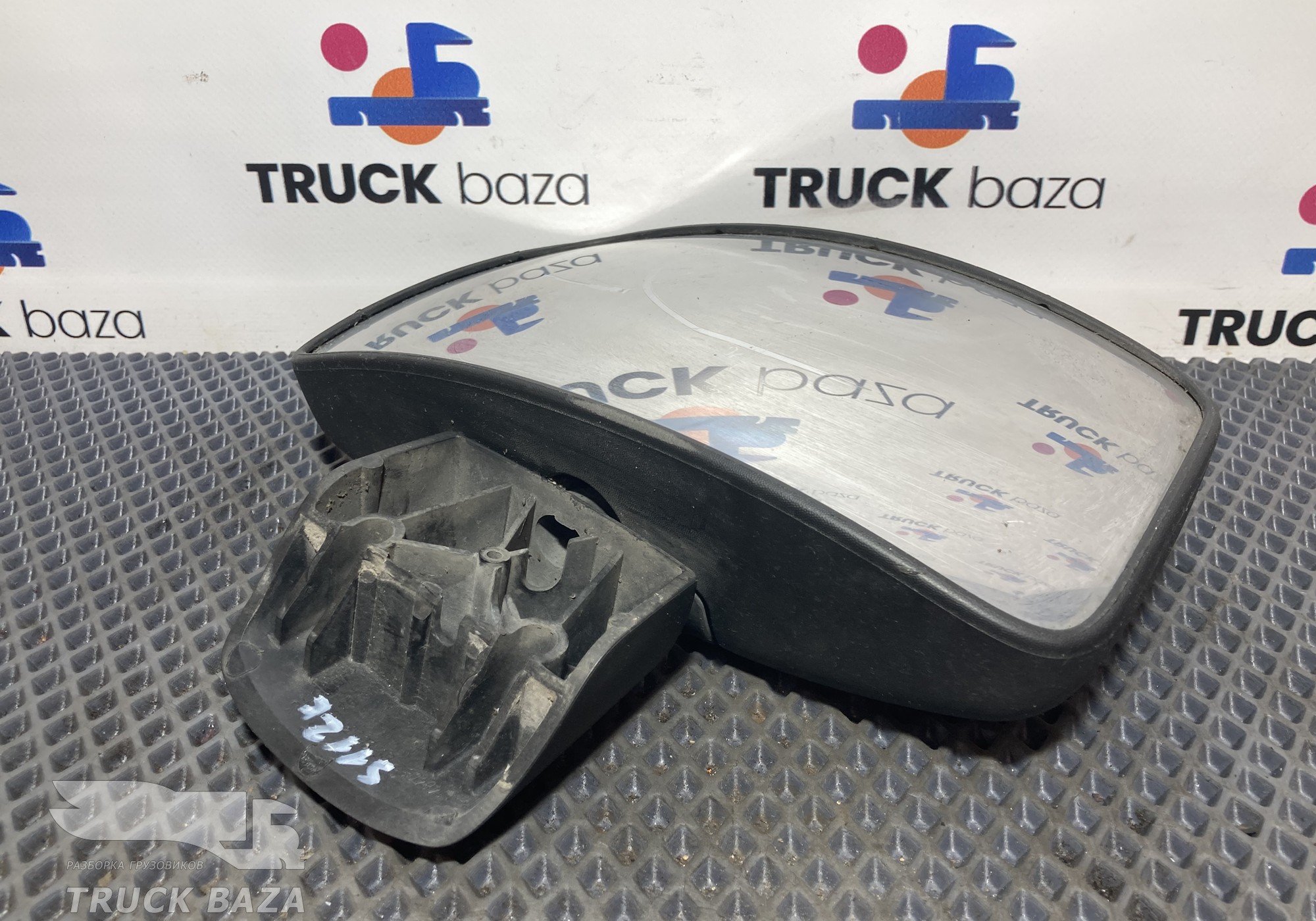 1916864 Зеркало бордюрное для Scania