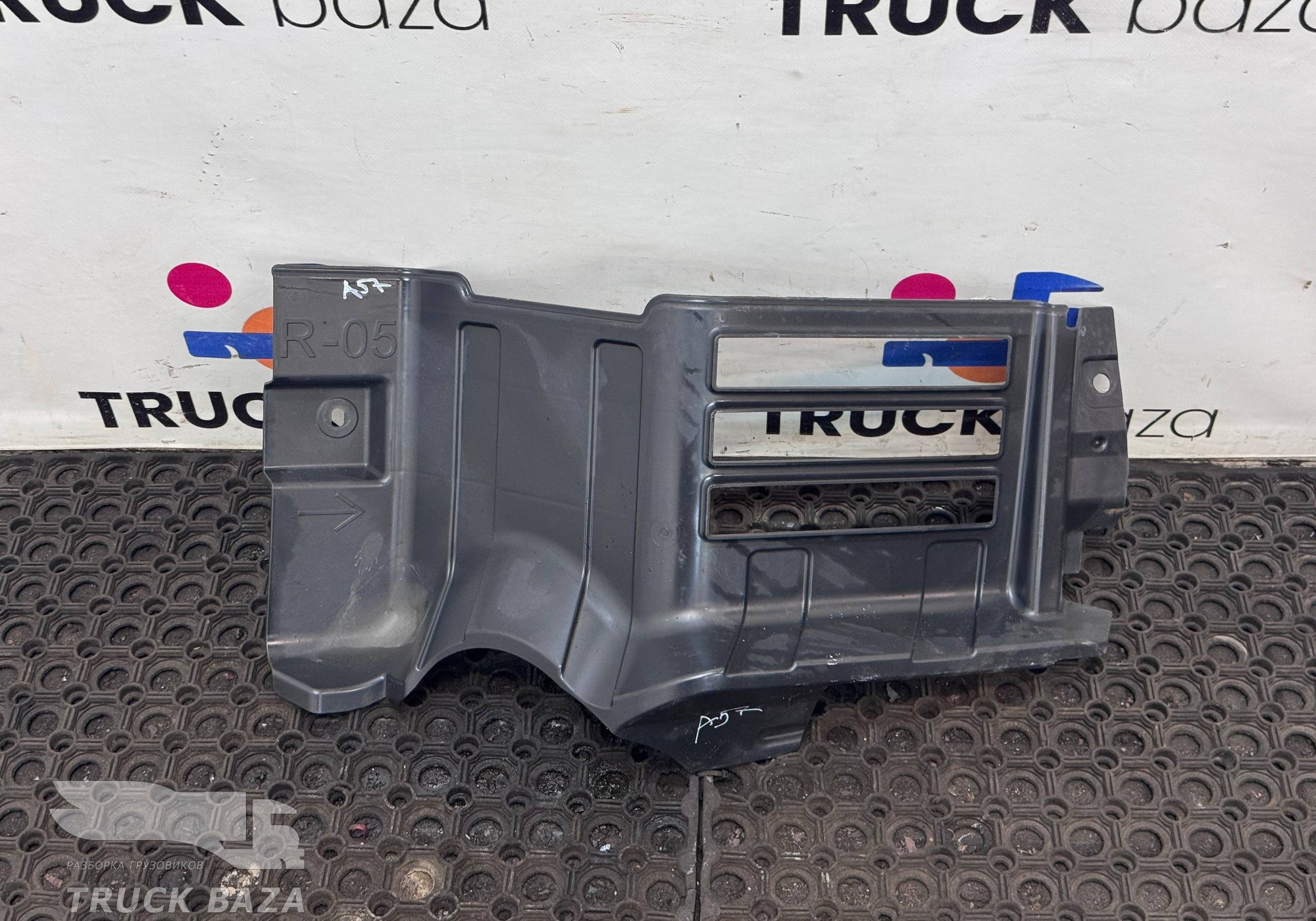 A9615203723 Обшивка моторного отсека для Mercedes-Benz Actros New Actros MP4 (с 2011)