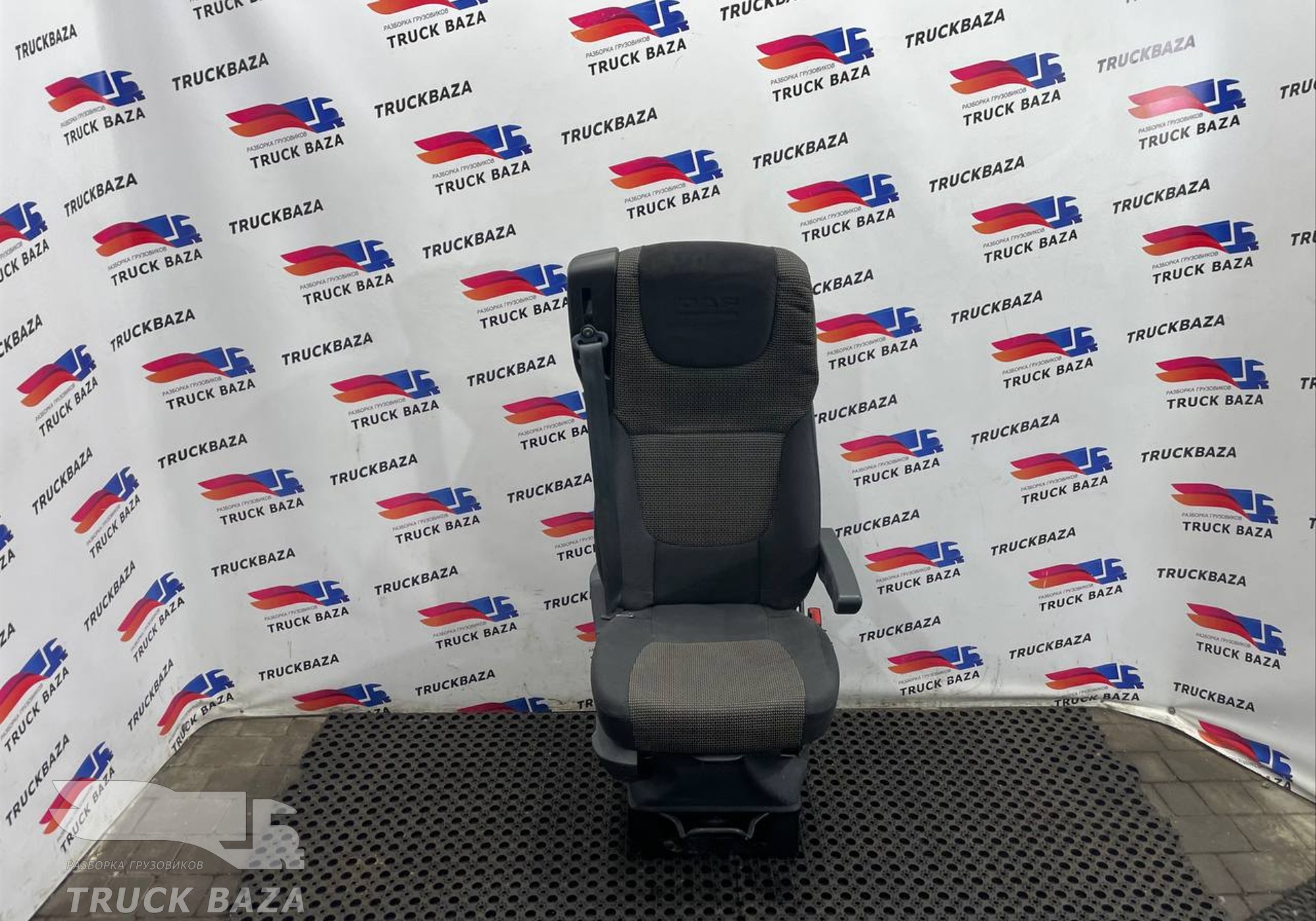 1879250 Сиденье переднее правое механическое для Daf XF105 (с 2005)