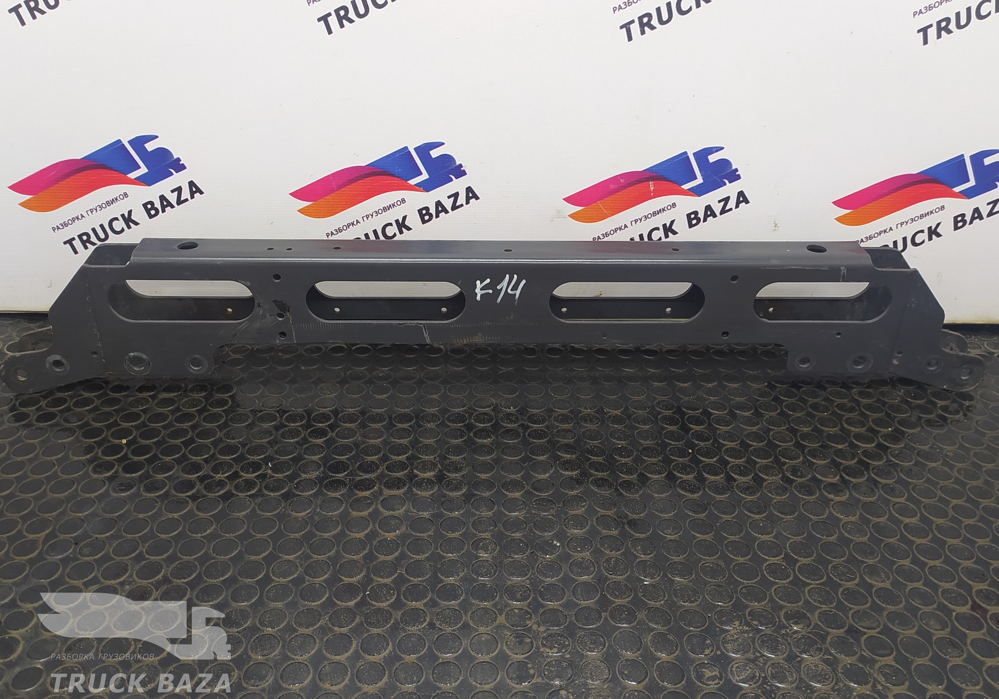 A9303100058 Кронштейн замков кабины для Mercedes-Benz Axor II (с 2004 по 2010)