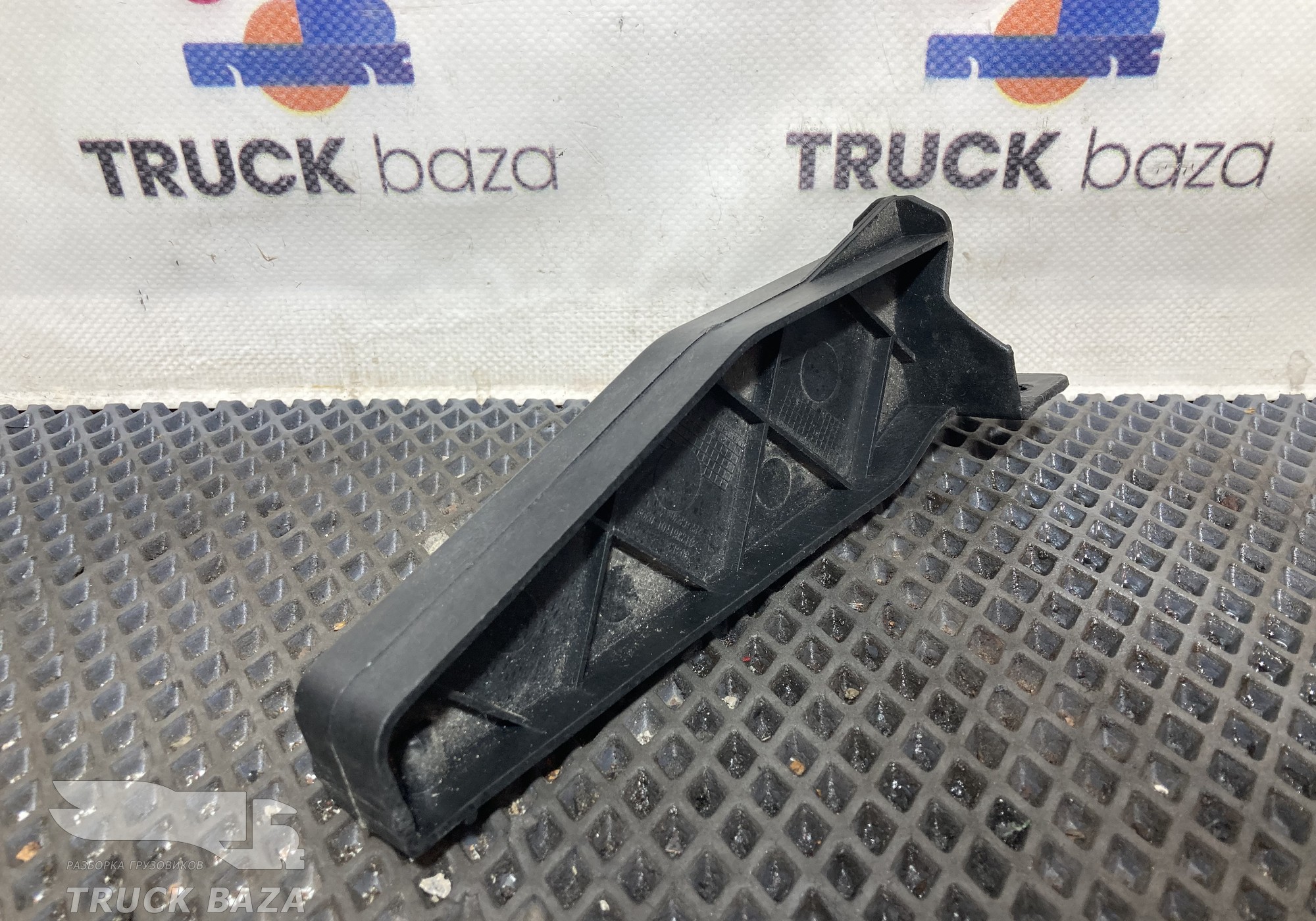 812W617010209 Кронштейн салона для Sinotruk Sitrak C7H