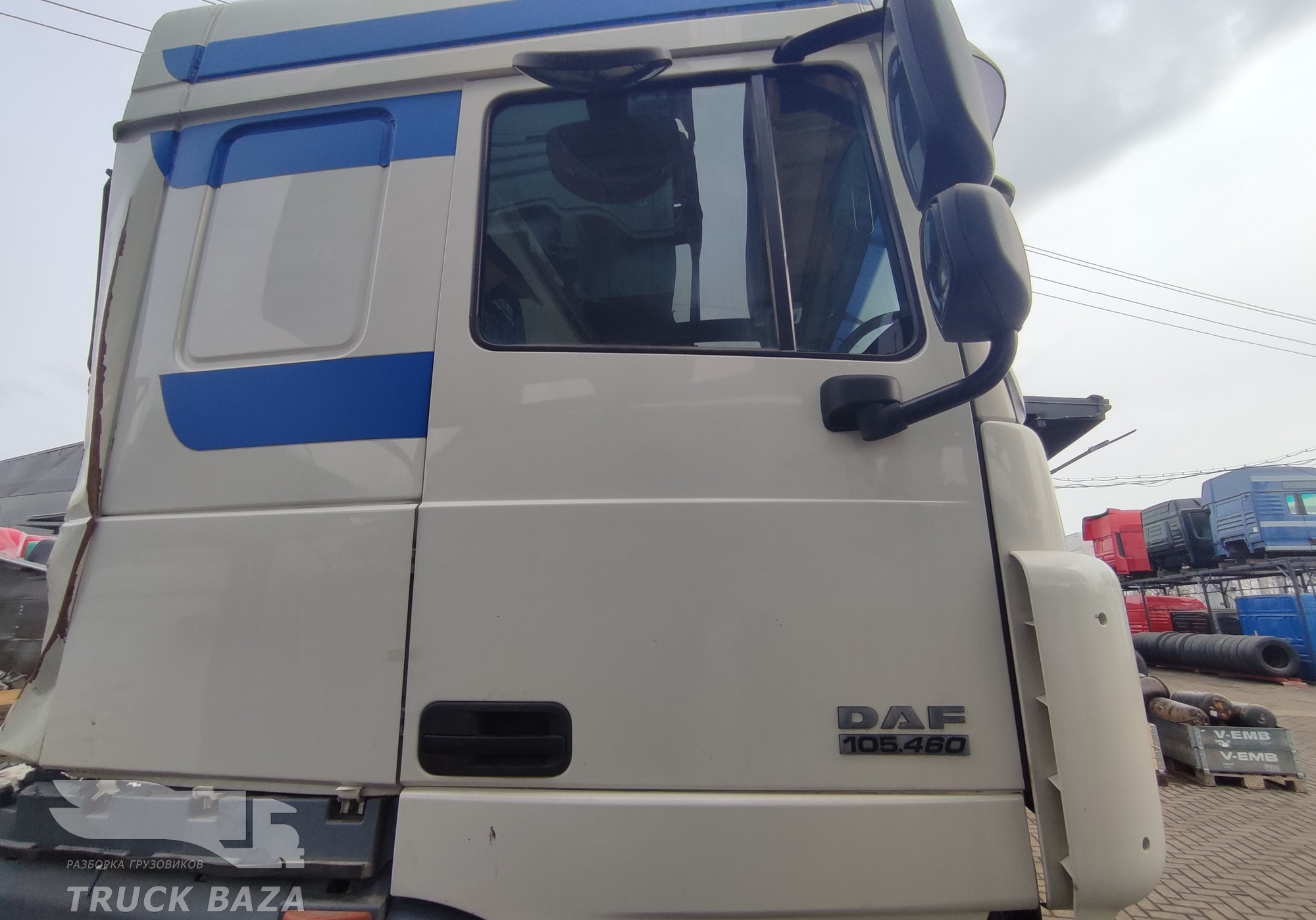 1676956 Дверь правая в сборе для Daf