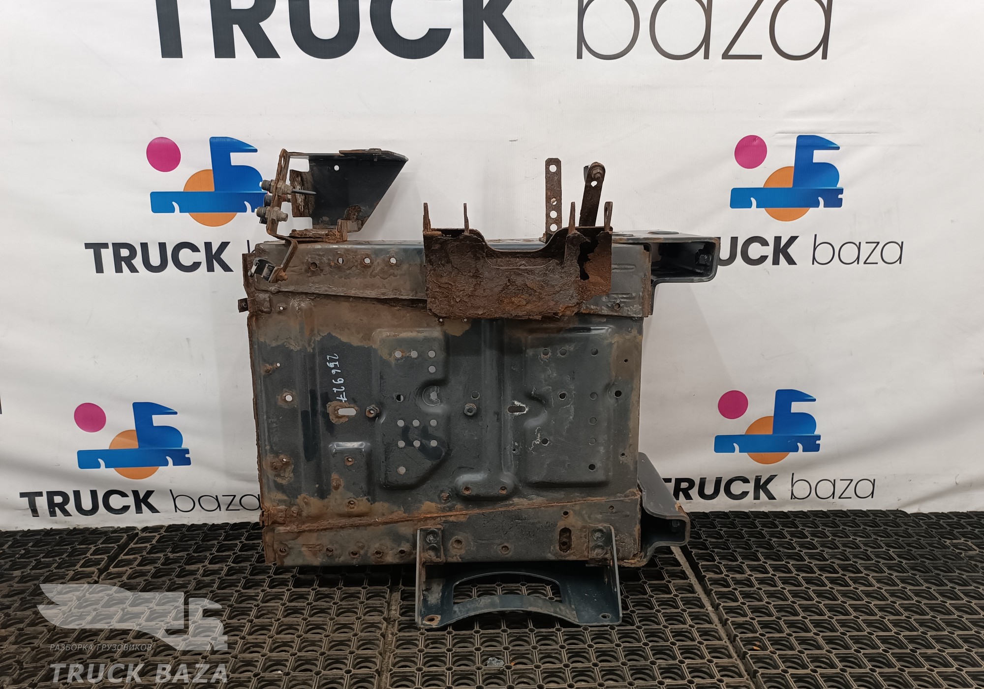 4858301 Ящик аккумуляторный для Iveco Stralis II Hi-Way (с 2012)
