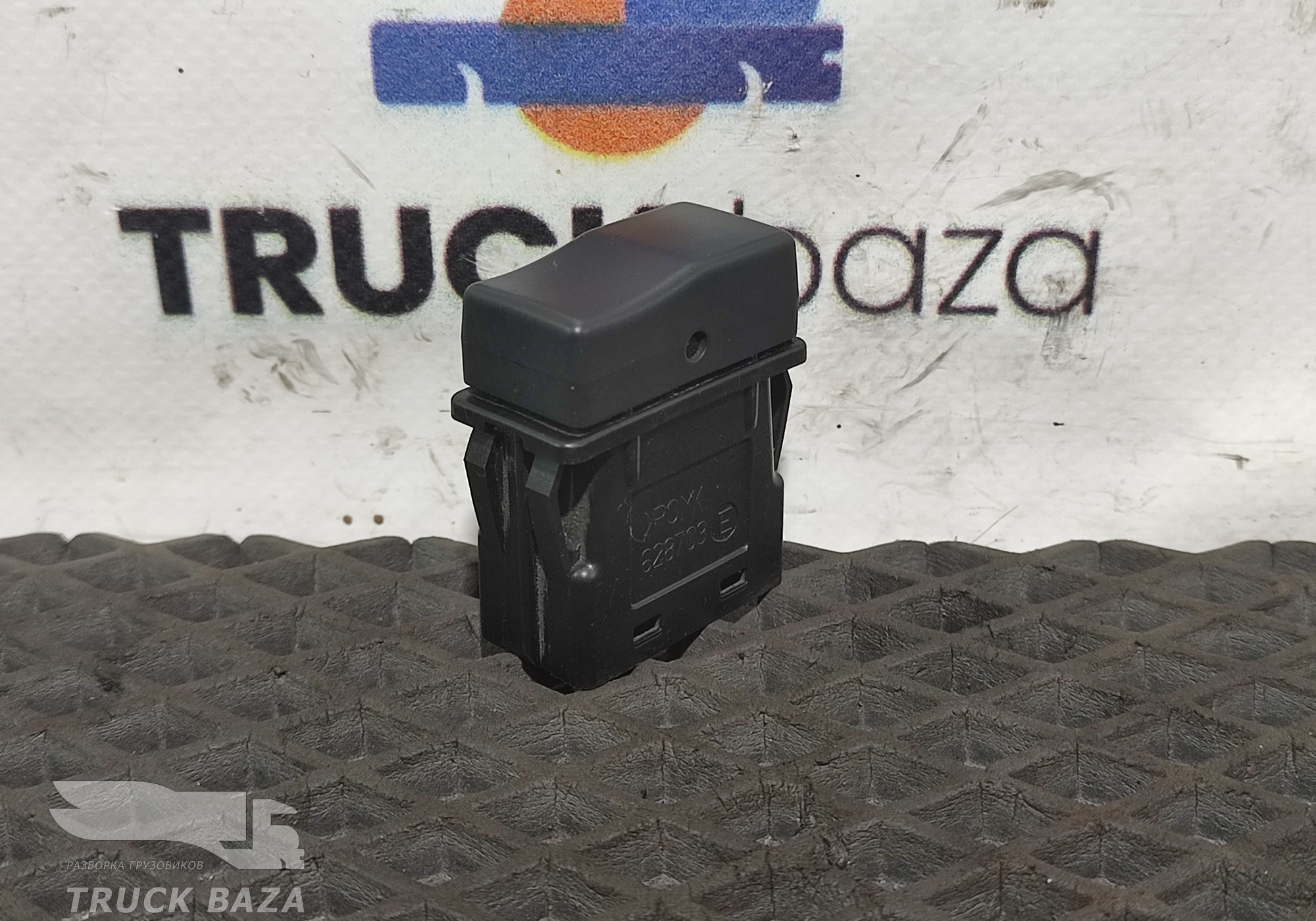 628703 Заглушка кнопки для Renault Premium II (с 2005 по 2013)