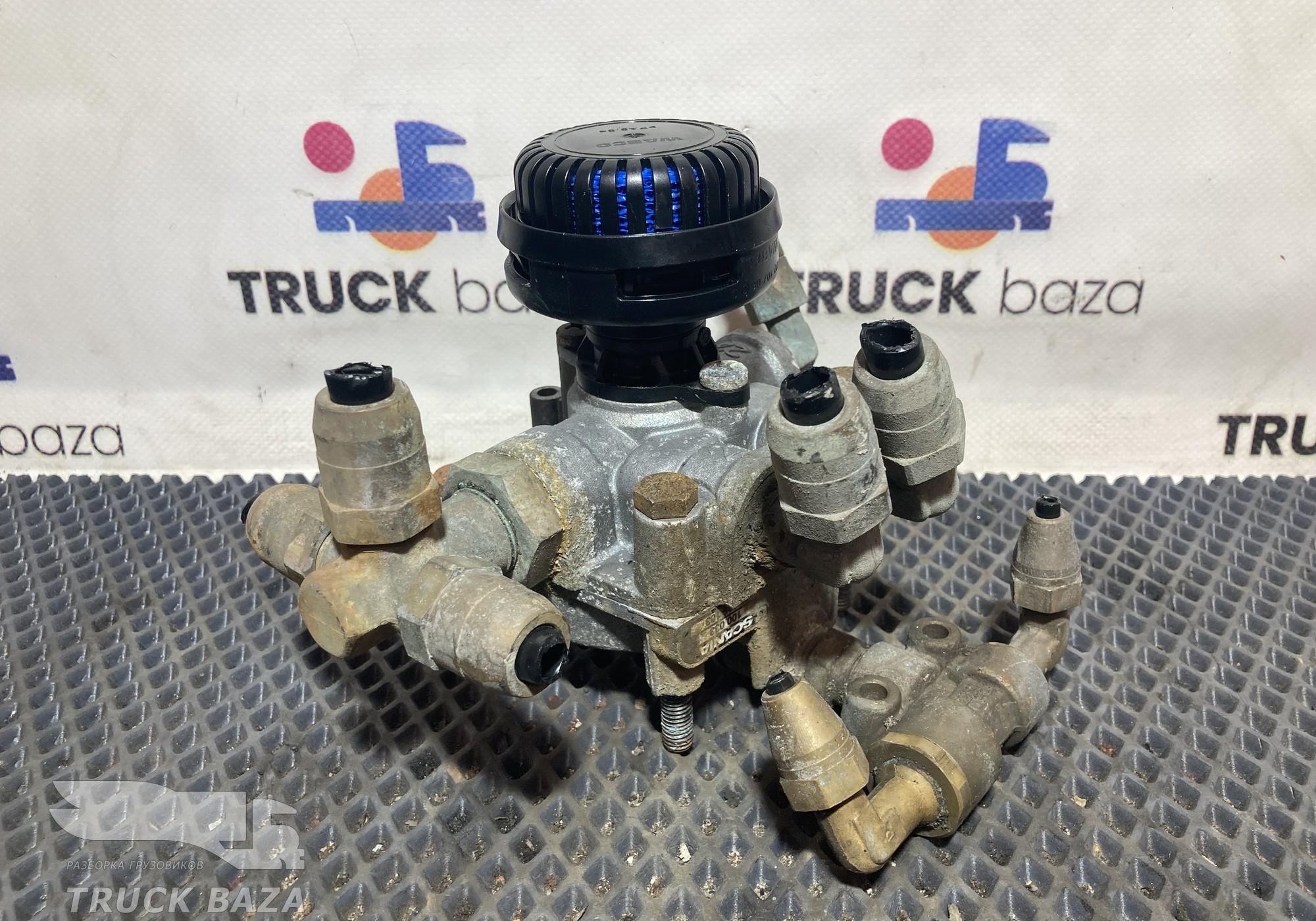 1425183 Клапан ускорительный