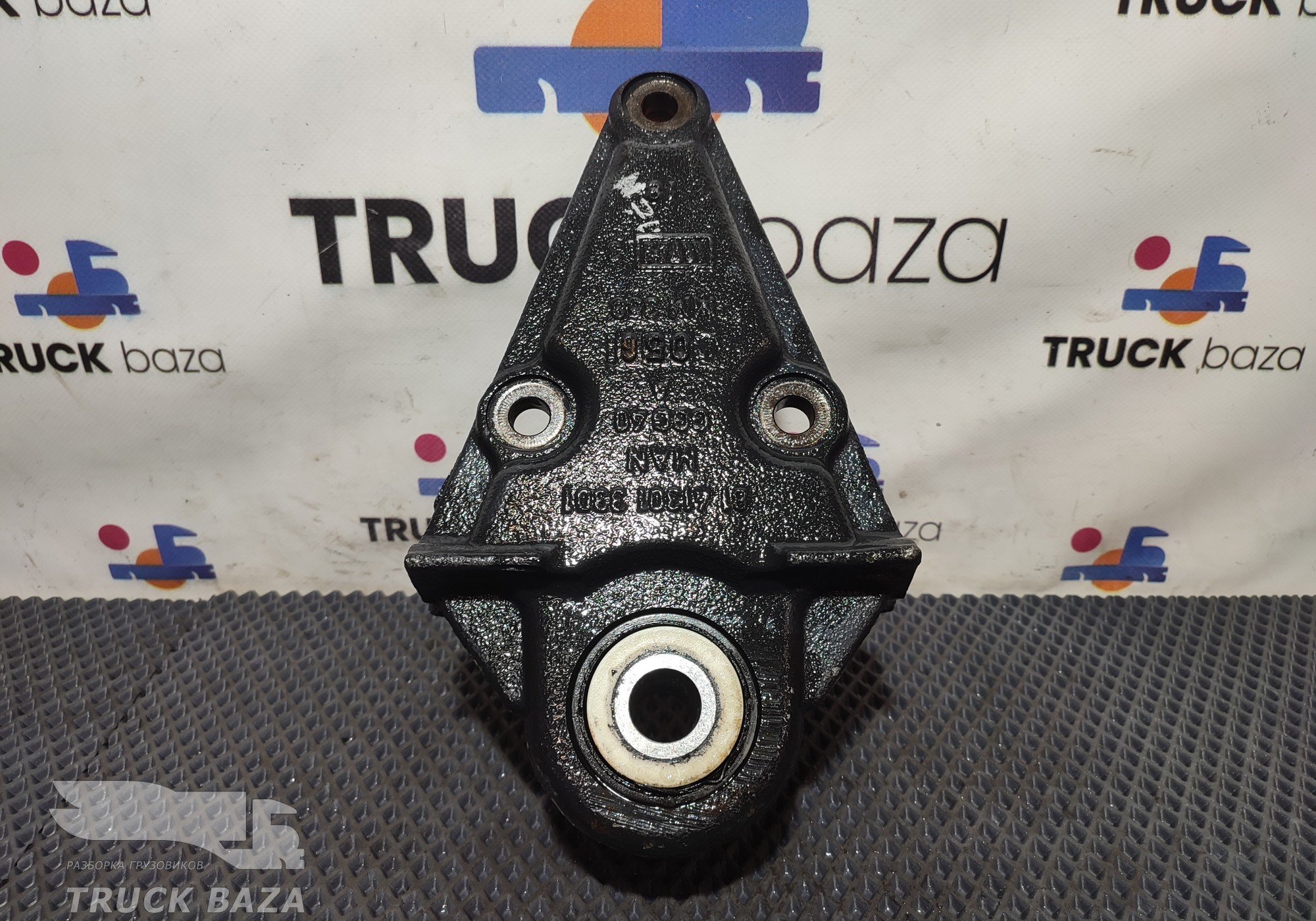 81413013301 Кронштейн передней рессоры для Man TGS II (с 2012)