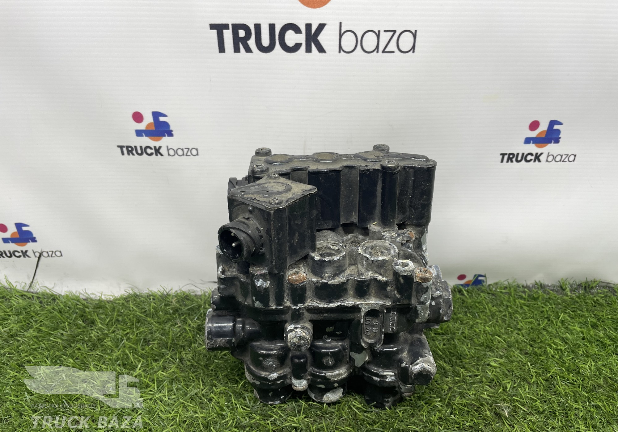 4729000570 Кран уровня пола главный