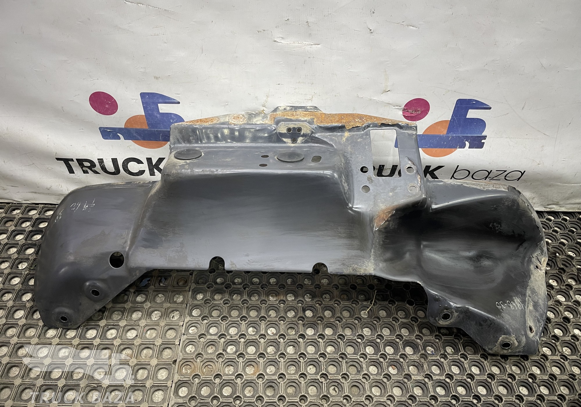 1522630 Подкрылок передний правый