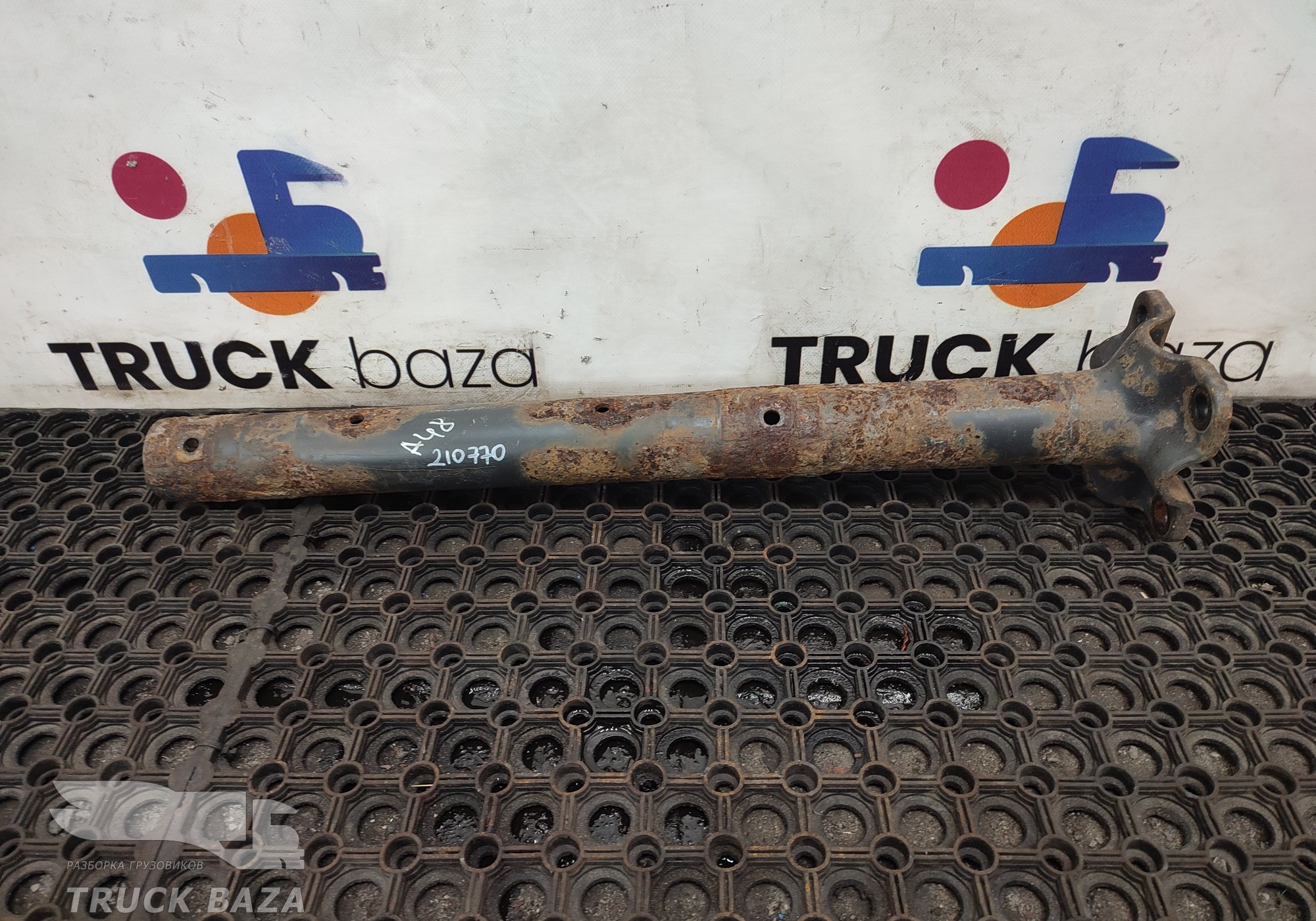 9305204433 Кронштейн крыла заднего для Mercedes-Benz Axor I (с 2001 по 2004)