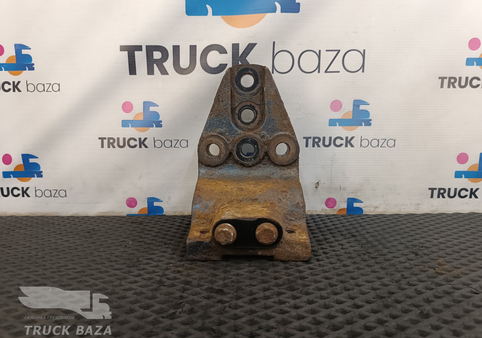 504001759 Кронштейн торсиона кабины левый для Iveco Stralis