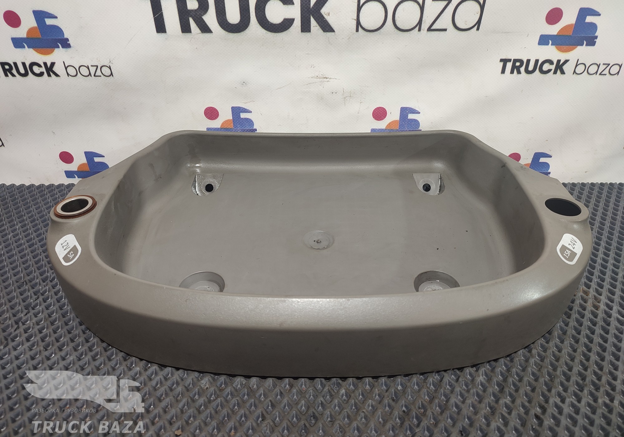 1793720 Полка панели приборов