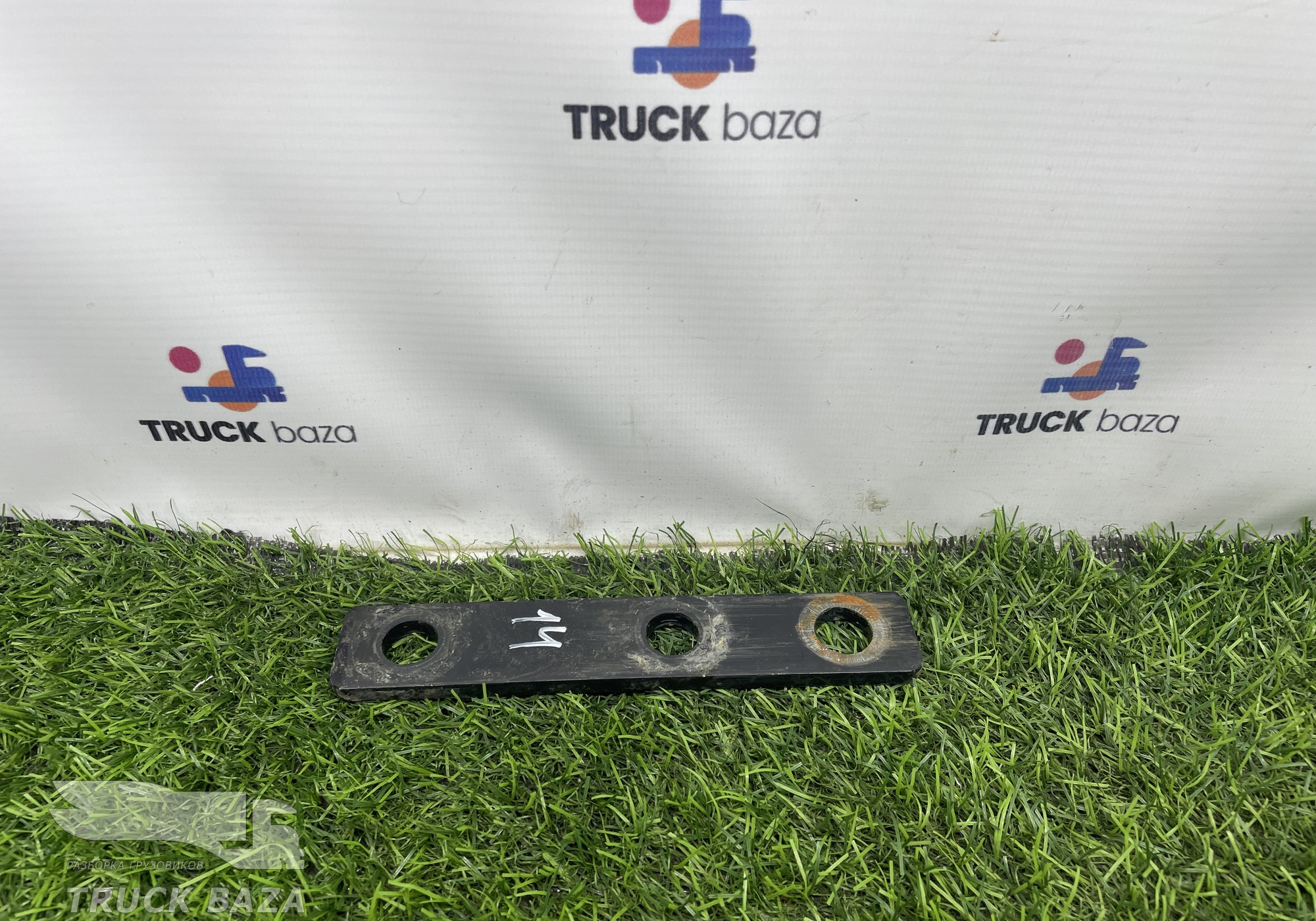 81974880647 Проставка подушки двигателя