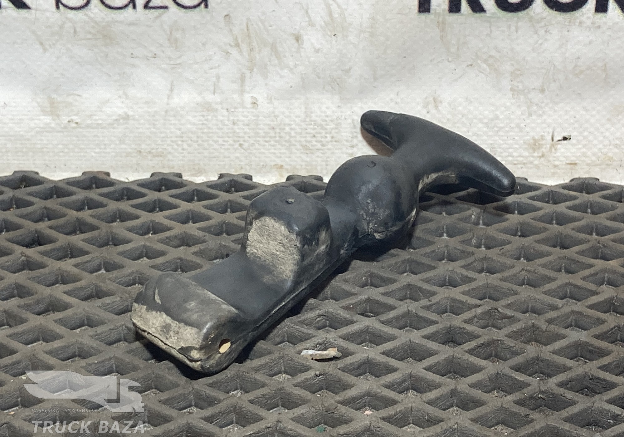 30404264258711 Кронштейн крепления АКБ для Renault Premium II (с 2005 по 2013)