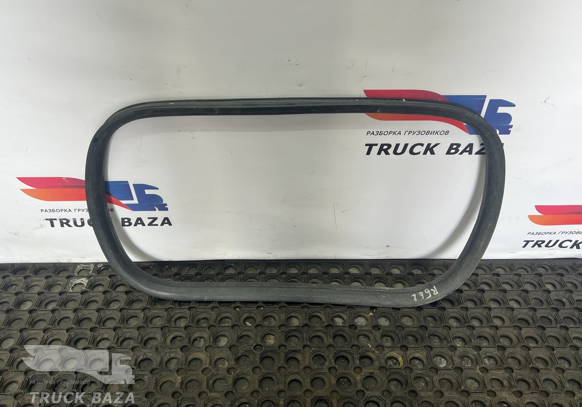 7484506661 Уплотнитель инструментального ящика для Renault T (с 2013)