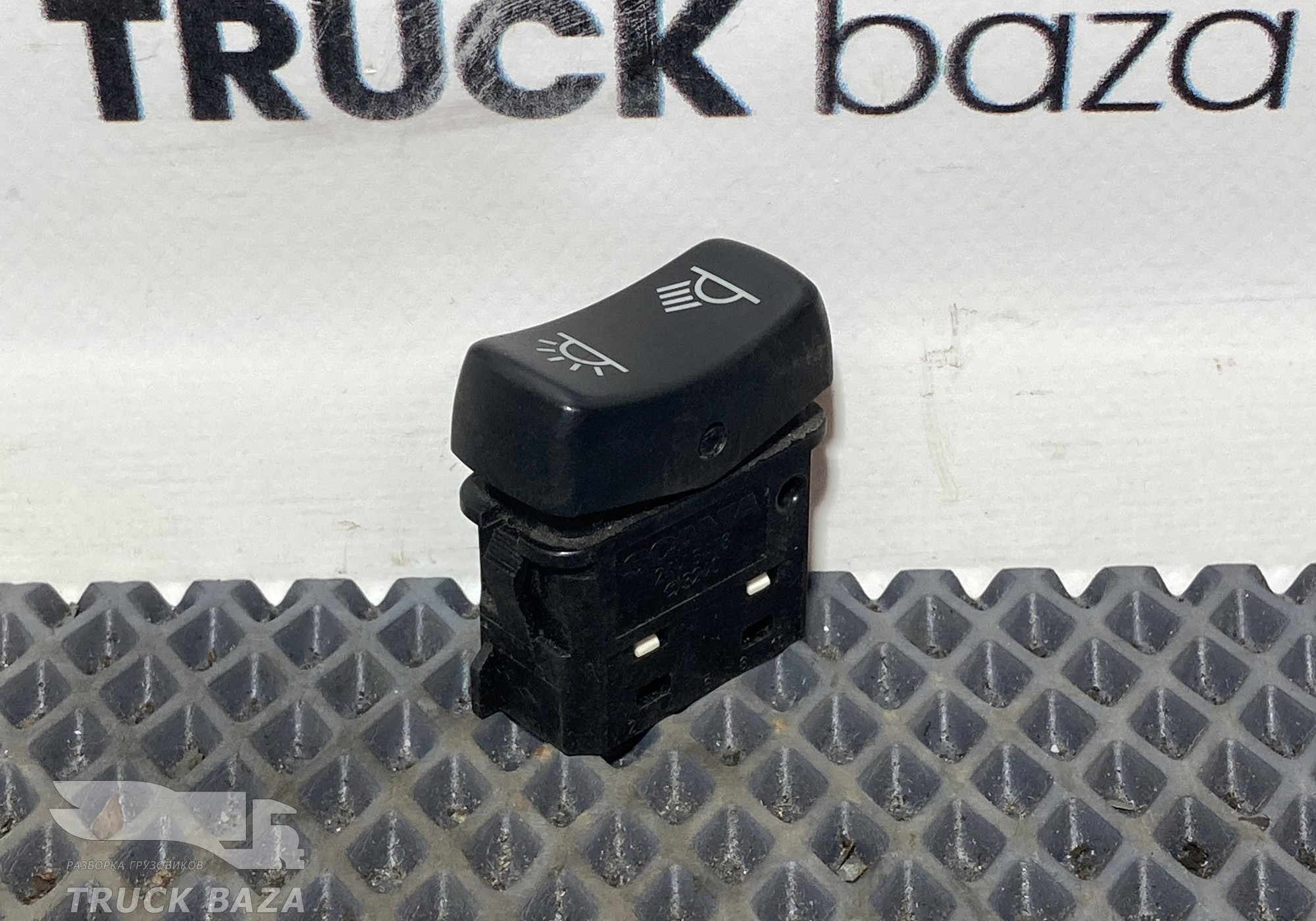 1459832 Кнопка плафона внутреннего освещения