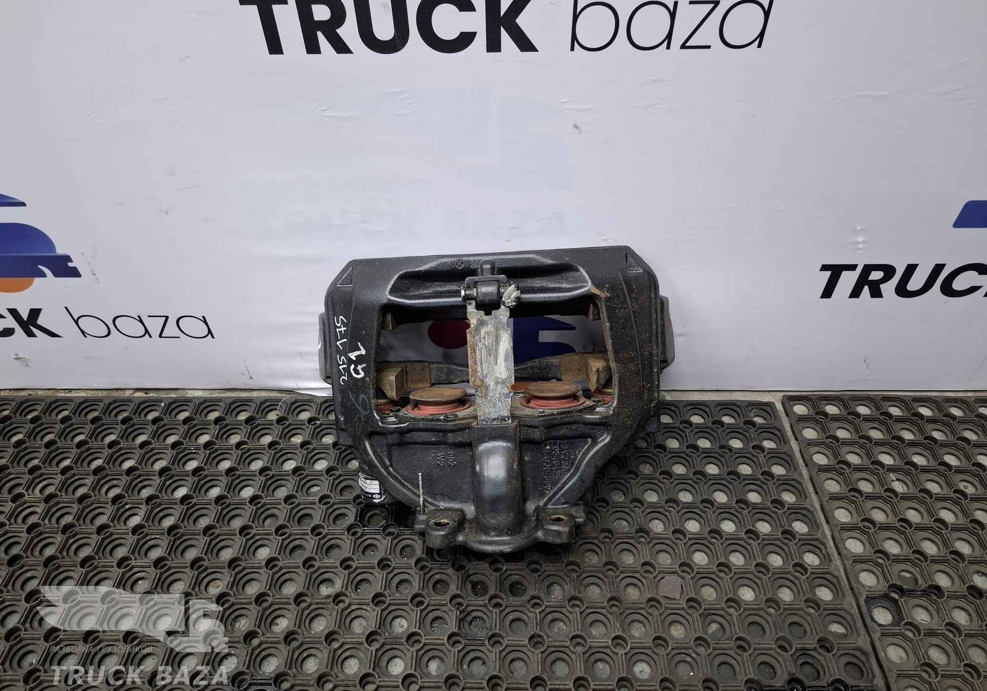 3502420H18A0 Суппорт задний левый 2022 год для DongFeng GX DFH4180