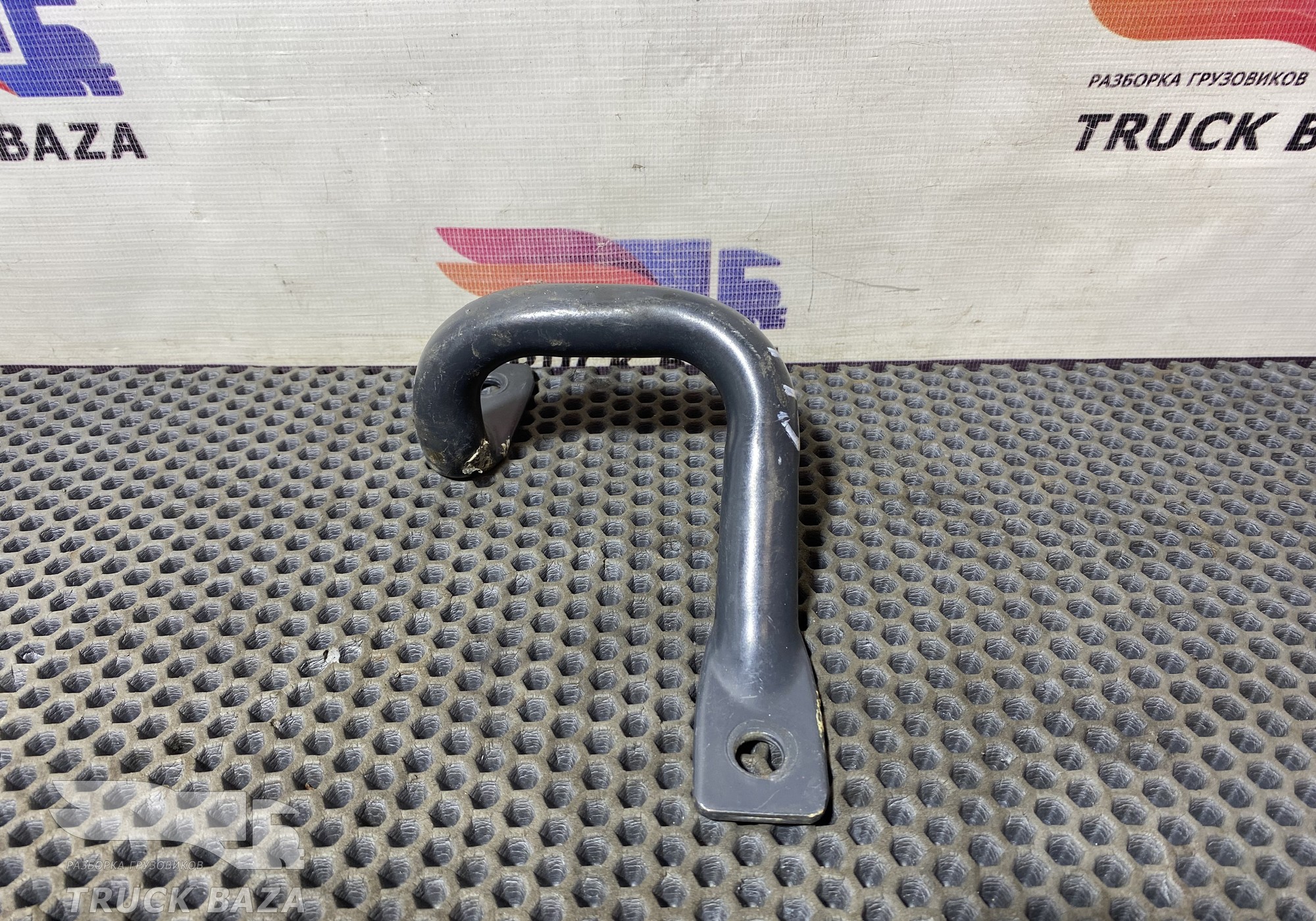 81621580037 Кронштейн спальника нижний левый для Man TGA